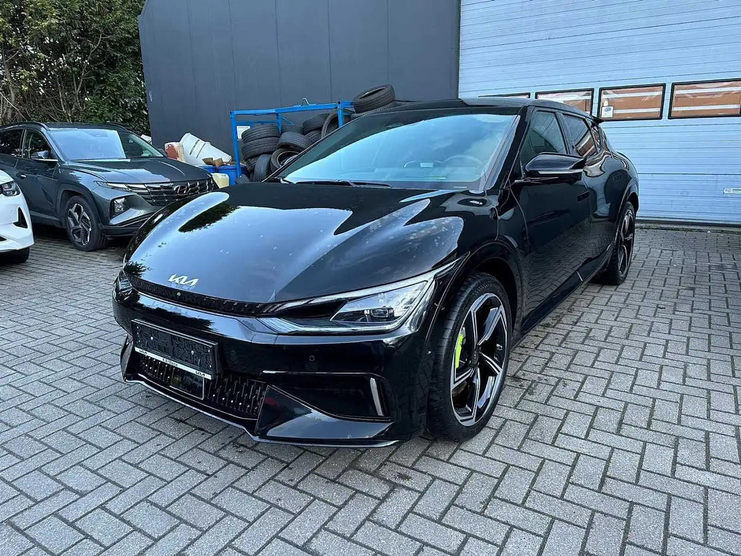 Kia EV6 2023- GT VERSIE - LEZ 2035 - 64M WARRANTY - SPECIA Černá - 1