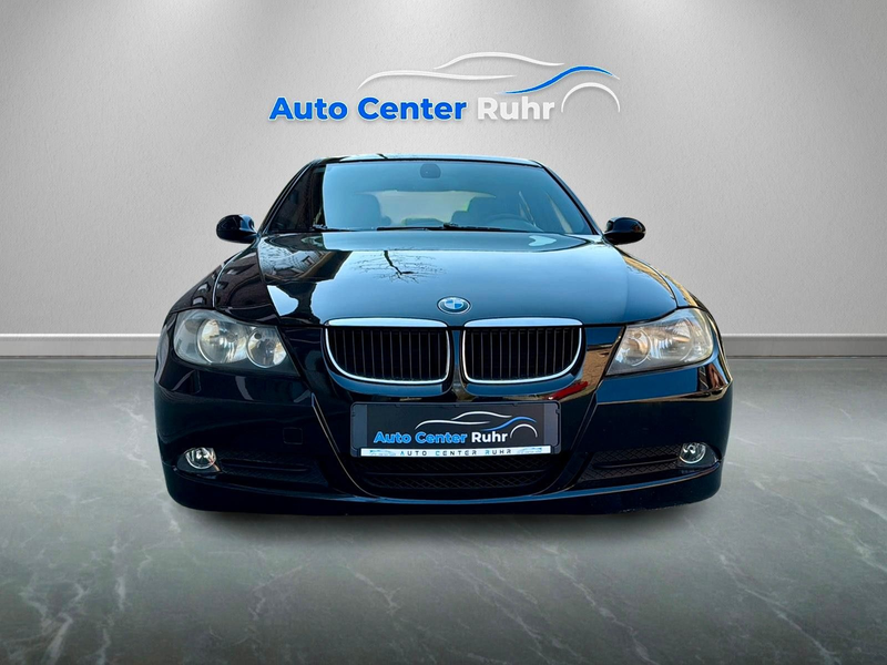 BMW 318 i Limousine *Automatik*1.Hand*Leder*Navi* — photo 2