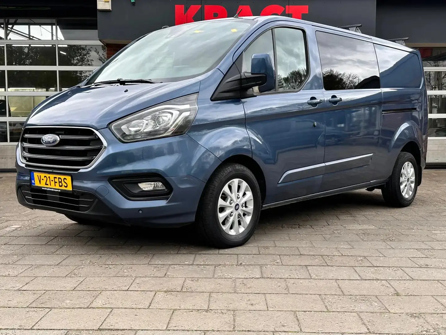 Ford Transit Custom 300 2.0 TDCI L2H1 Limited Dubbele cabine, automaat Blauw - 2