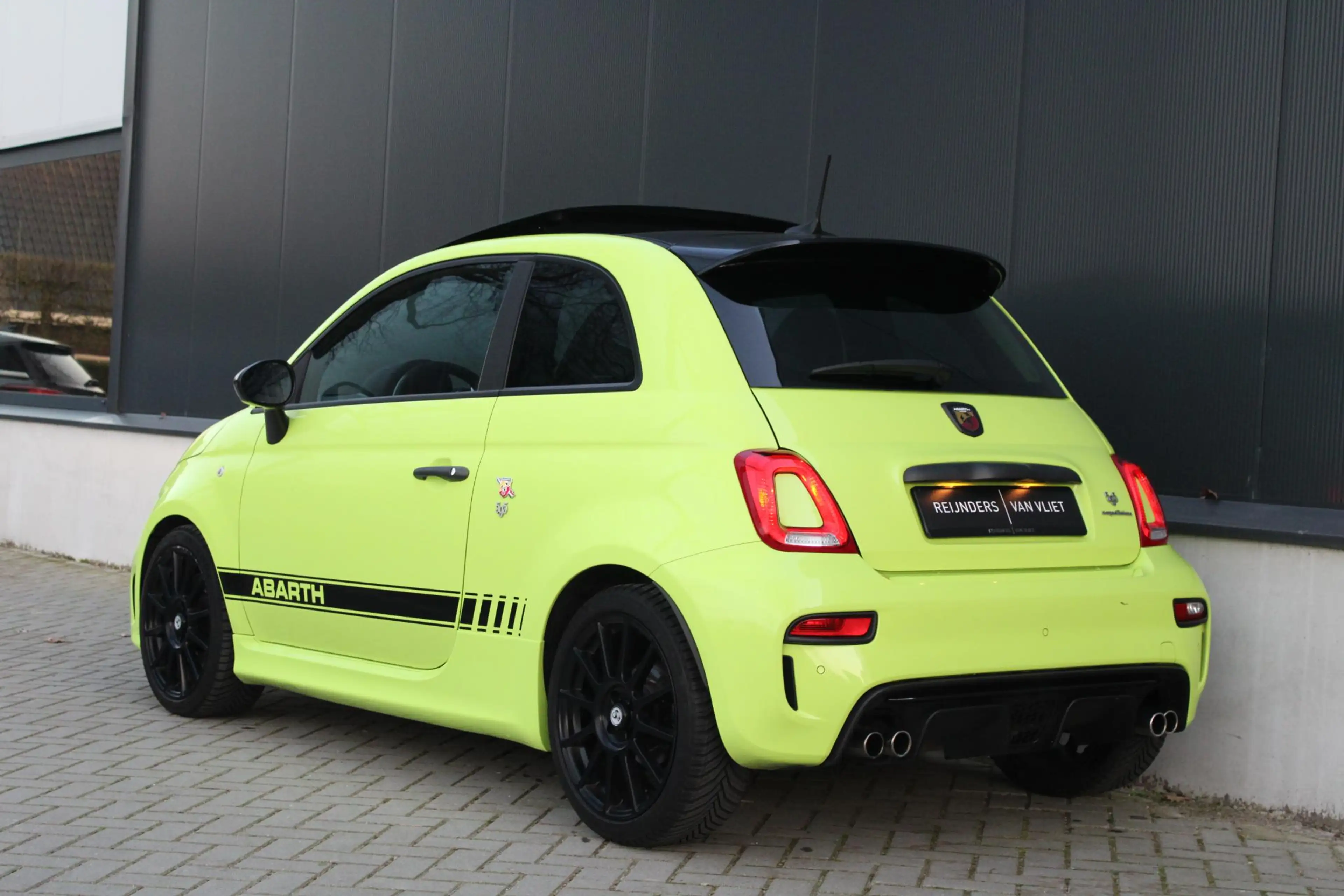 Abarth 595 Competizione 70th Anniversary 1.4 T-Jet | Pan.Dak | Sabelt | Or — photo 17
