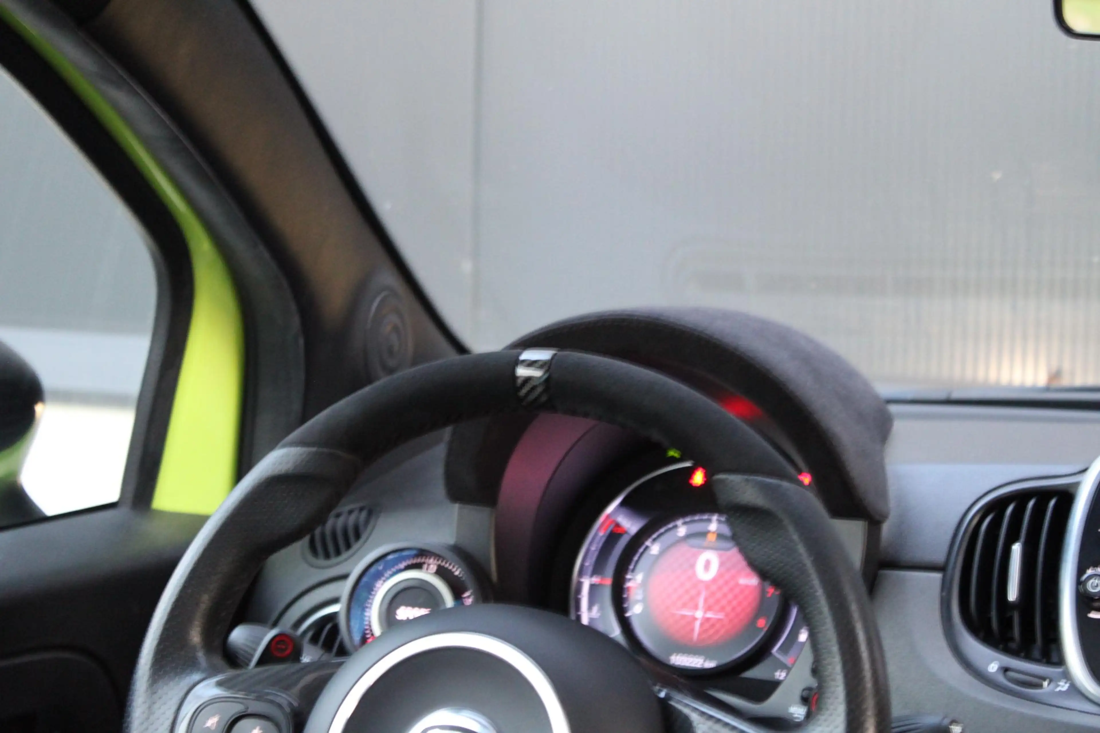 Abarth 595 Competizione 70th Anniversary 1.4 T-Jet | Pan.Dak | Sabelt | Or — photo 25