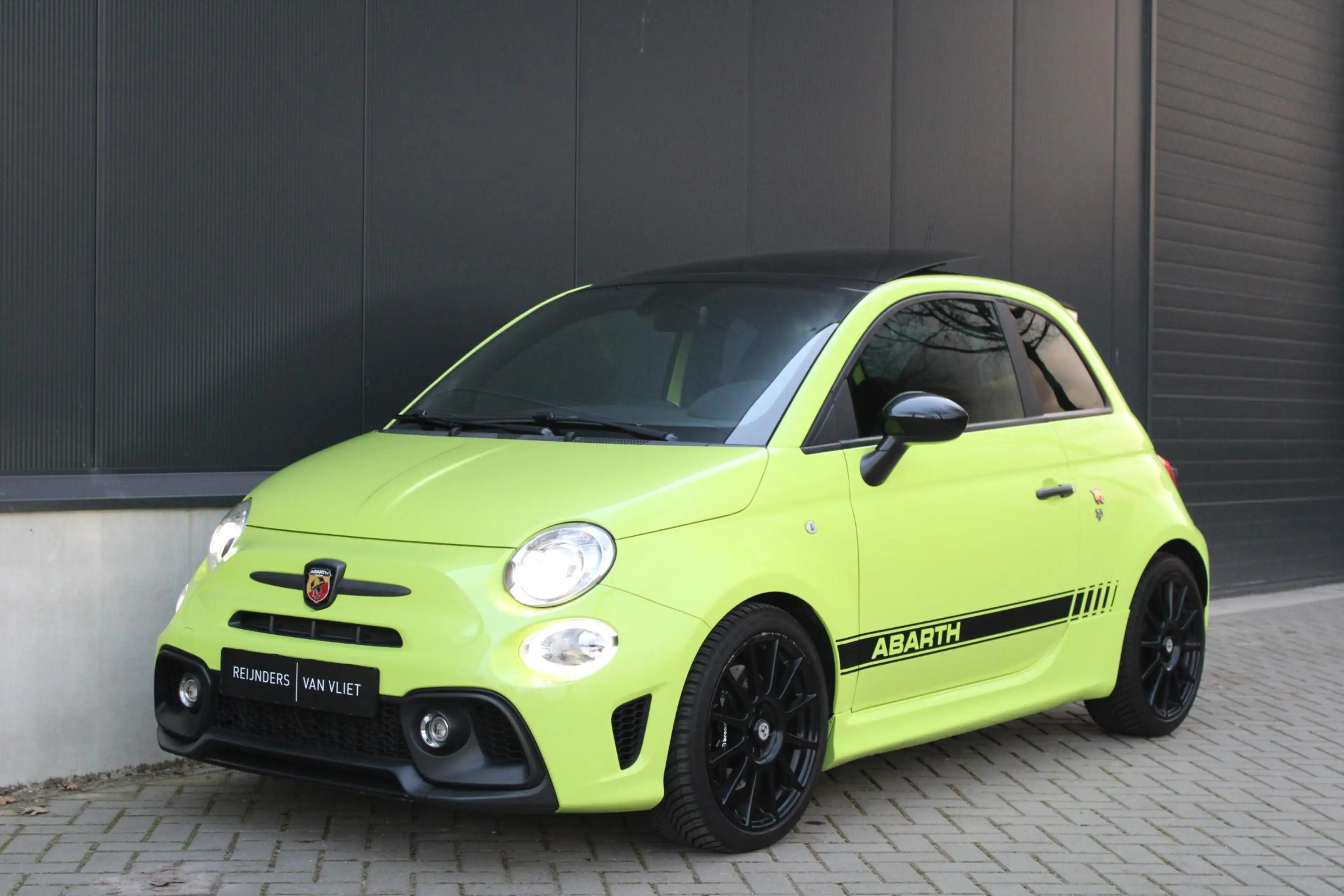Abarth 595 Competizione 70th Anniversary 1.4 T-Jet | Pan.Dak | Sabelt | Or — photo 16