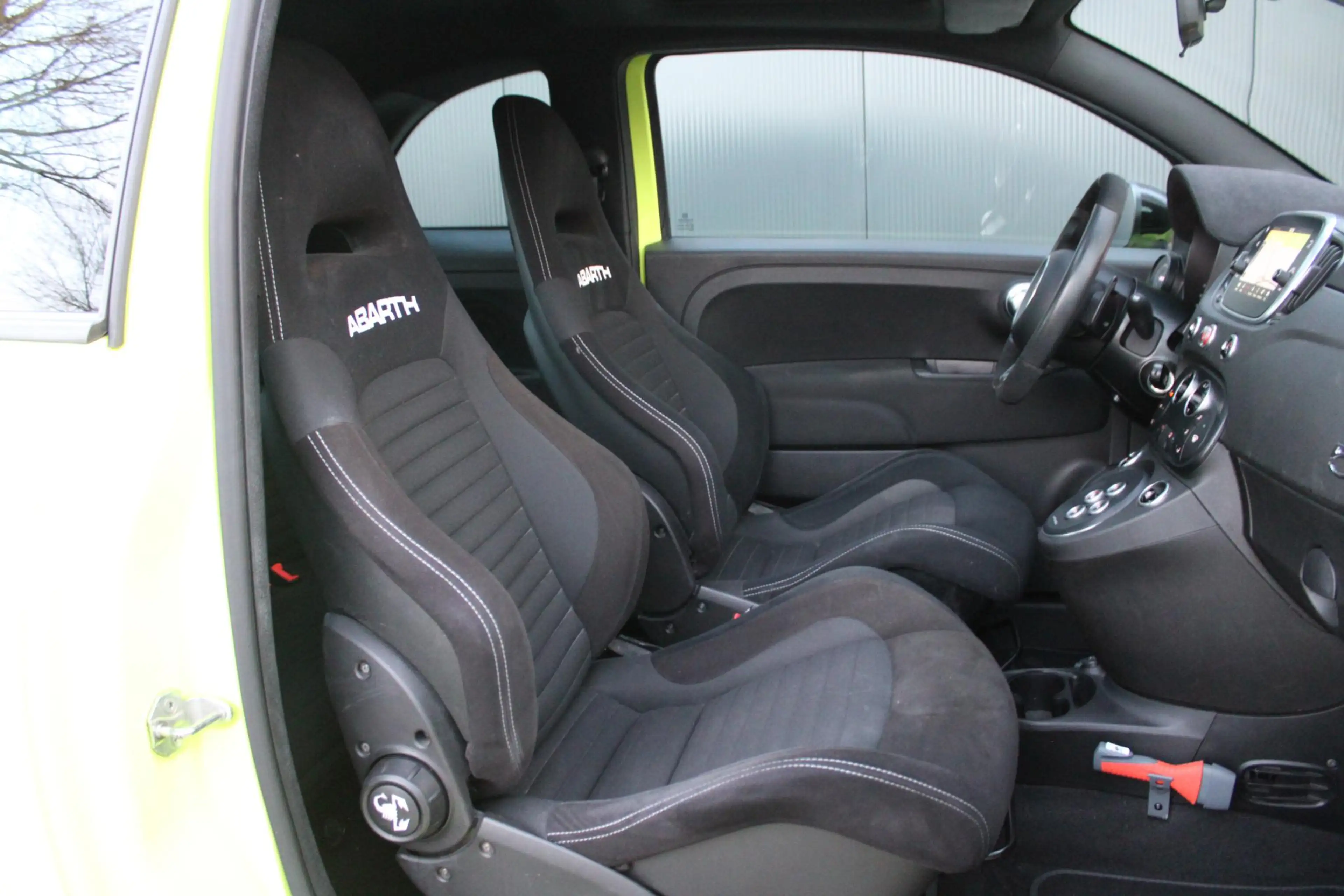 Abarth 595 Competizione 70th Anniversary 1.4 T-Jet | Pan.Dak | Sabelt | Or — photo 12