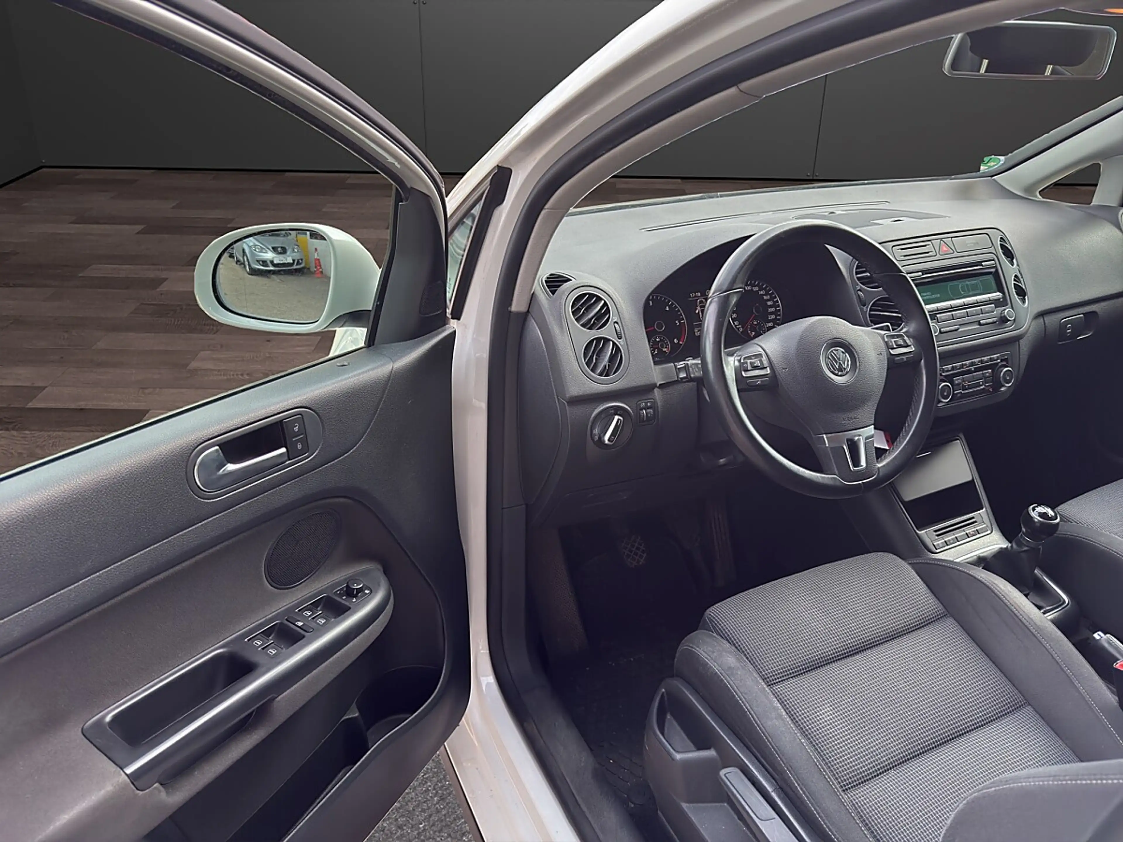 Volkswagen Golf Plus Rabbit 2012 BMT 1,6 TDI DPF — photo 15