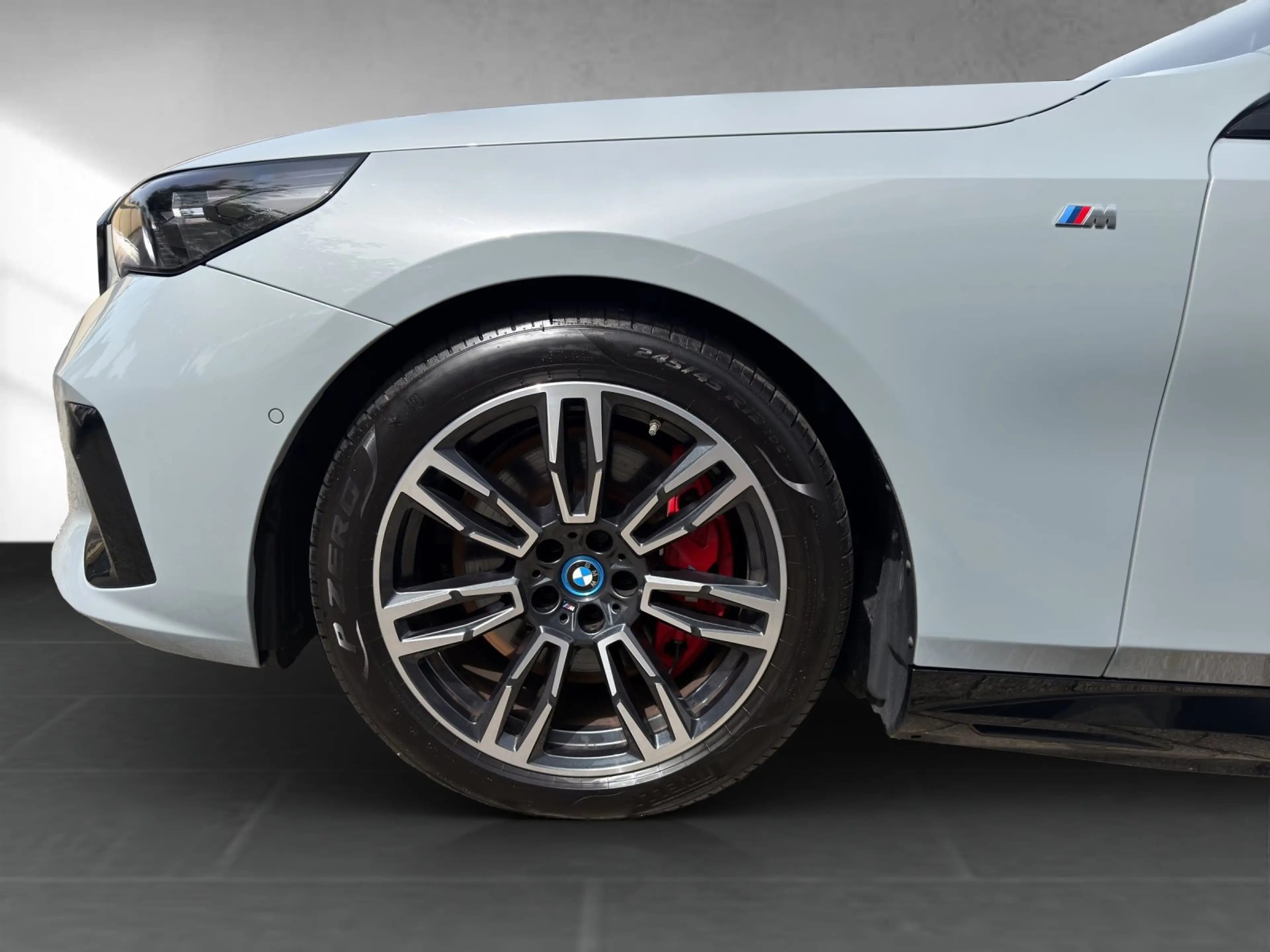 BMW i5 eDrive40 M SportPro ACC 360° H&K HUD — photo 9