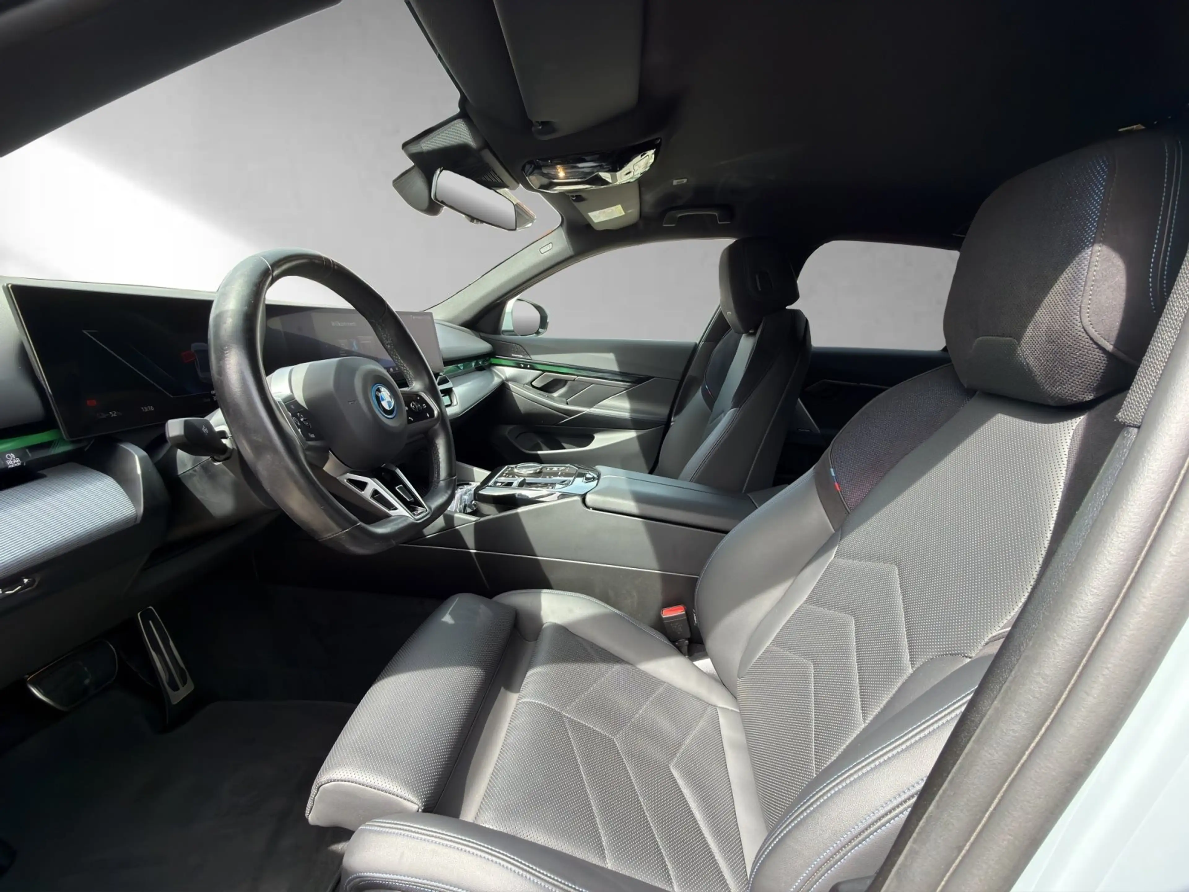 BMW i5 eDrive40 M SportPro ACC 360° H&K HUD — photo 10