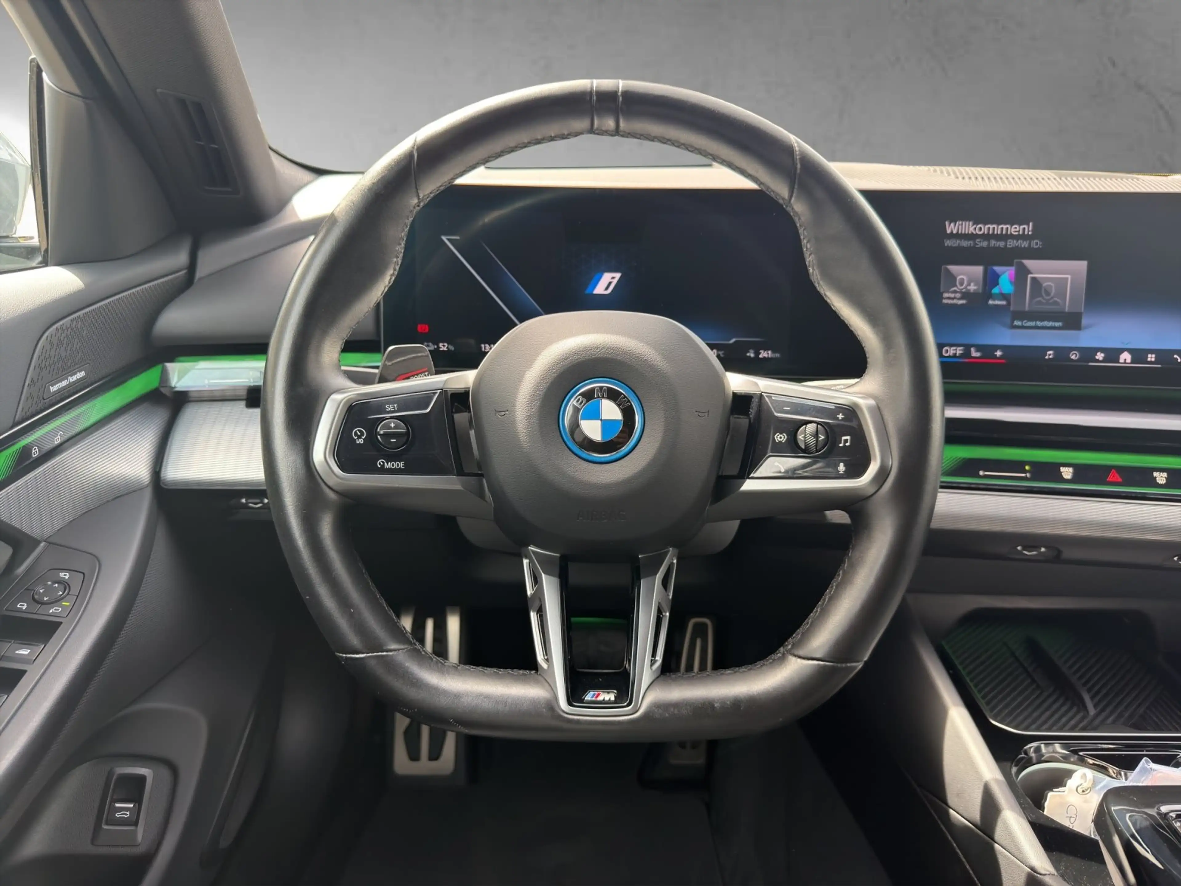 BMW i5 eDrive40 M SportPro ACC 360° H&K HUD — photo 16