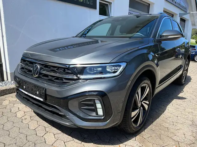 Volkswagen T-Roc view 2