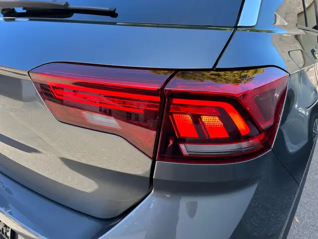 Volkswagen T-Roc view 7