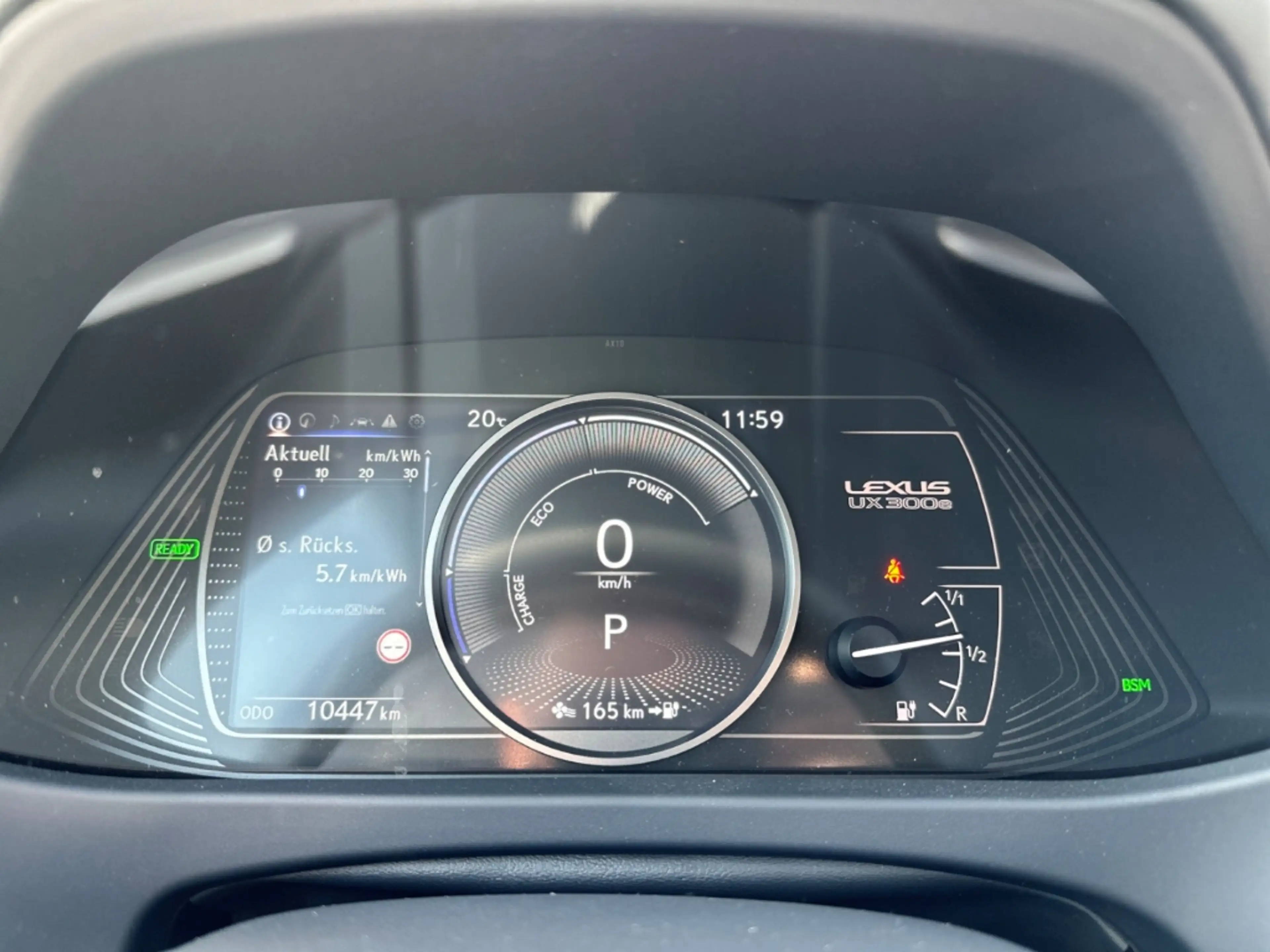 Lexus UX 300e Luxury HUD NAV MatrixLED Leder ACC ASSI — photo 13