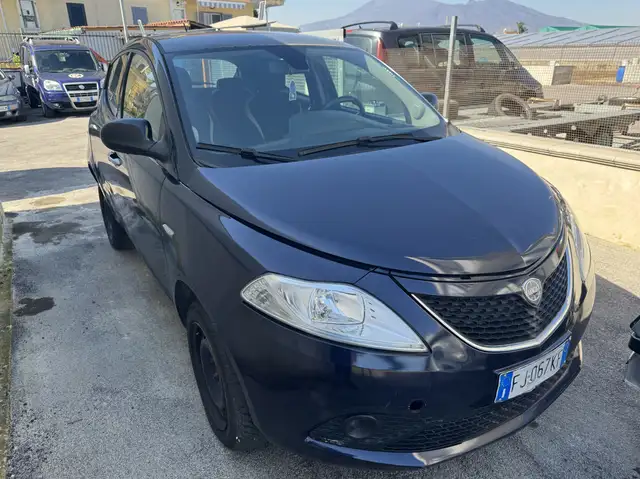 Lancia Ypsilon