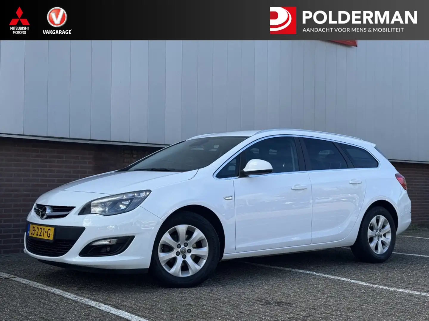 Opel Astra Sports Tourer 1.4 Turbo Blitz Wit - 1