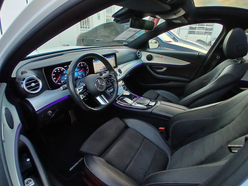 Mercedes-Benz E 400 E400d AMG 4M_Distronic_HuD_Airmatic_360_Mutibeam_ — photo 10