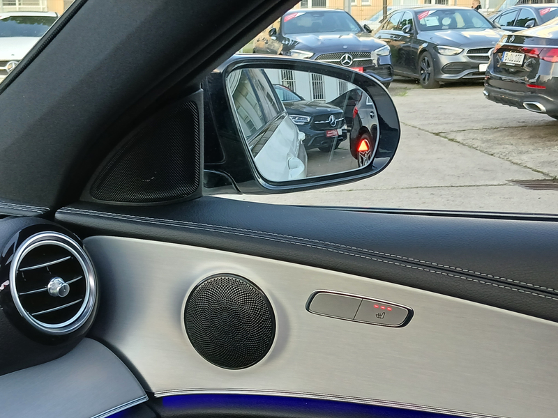 Mercedes-Benz E 400 E400d AMG 4M_Distronic_HuD_Airmatic_360_Mutibeam_ — photo 12