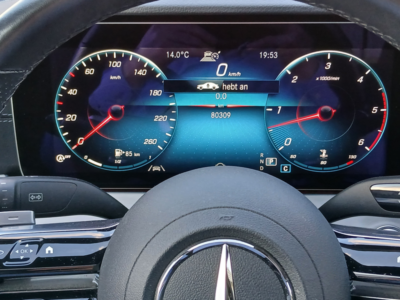 Mercedes-Benz E 400 E400d AMG 4M_Distronic_HuD_Airmatic_360_Mutibeam_ — photo 4