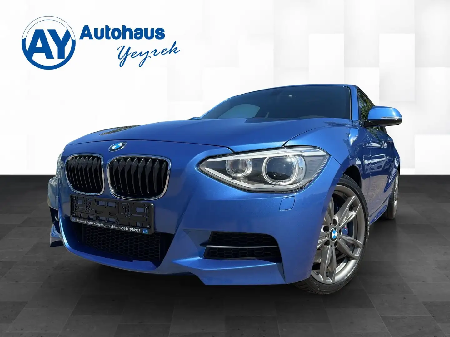 BMW 135 i coupe *NAV*LED*SHZ*PDC* Blau - 1