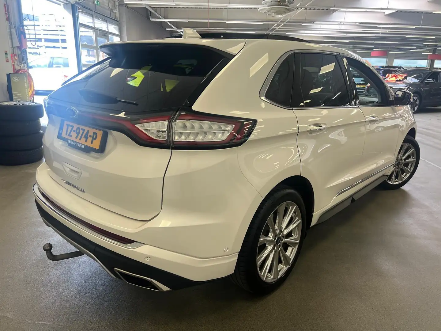 Ford Edge 2.0 TDCI Vignale Automaat | Panorama Dak | Adaptie Bílá - 2