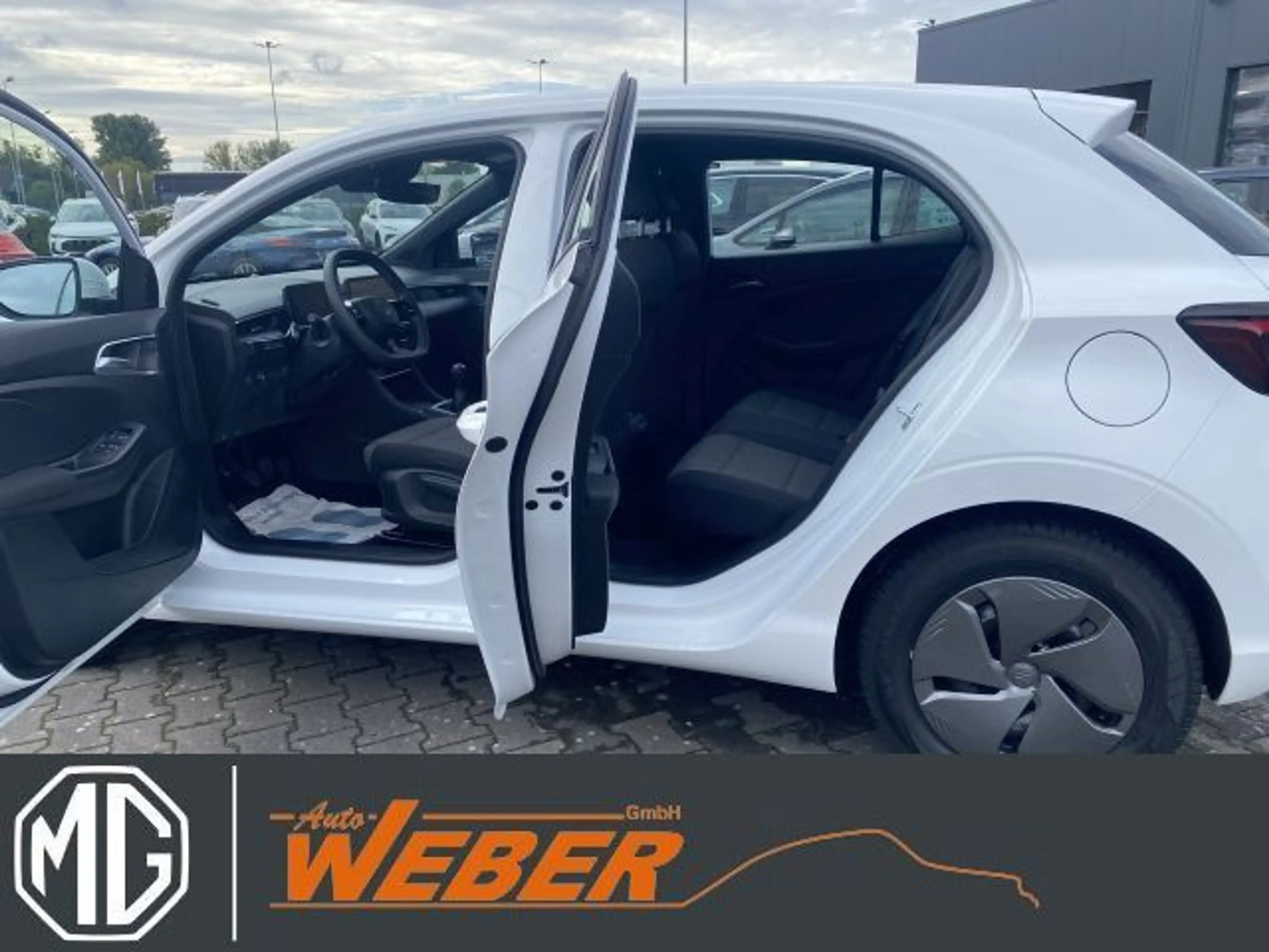 MG MG3 1.5 T 85 kW Standard Navi APP Kamera GJR — photo 8