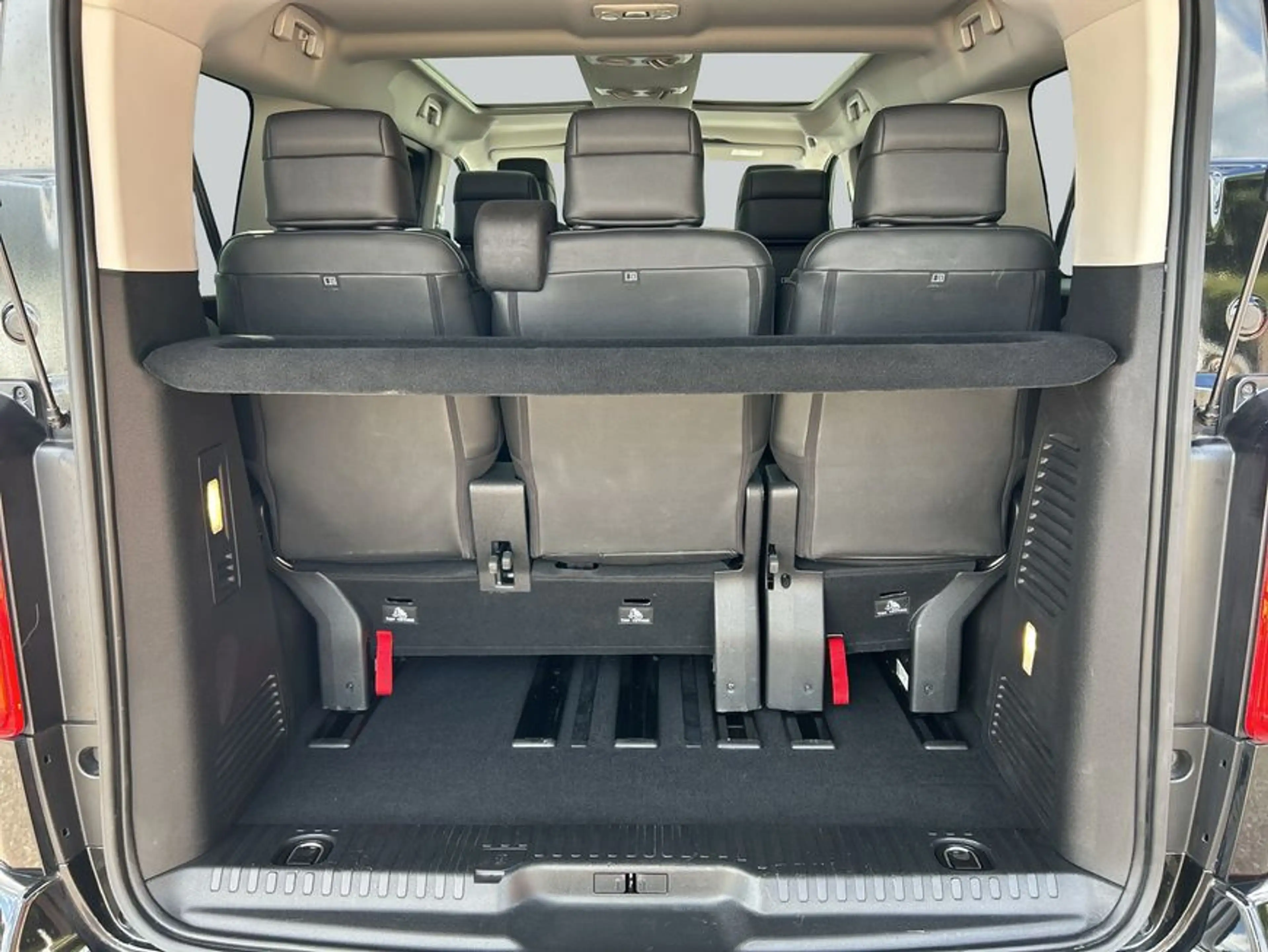 Toyota Proace Verso 2,0 D-4D (7-Si.) Executive — photo 8