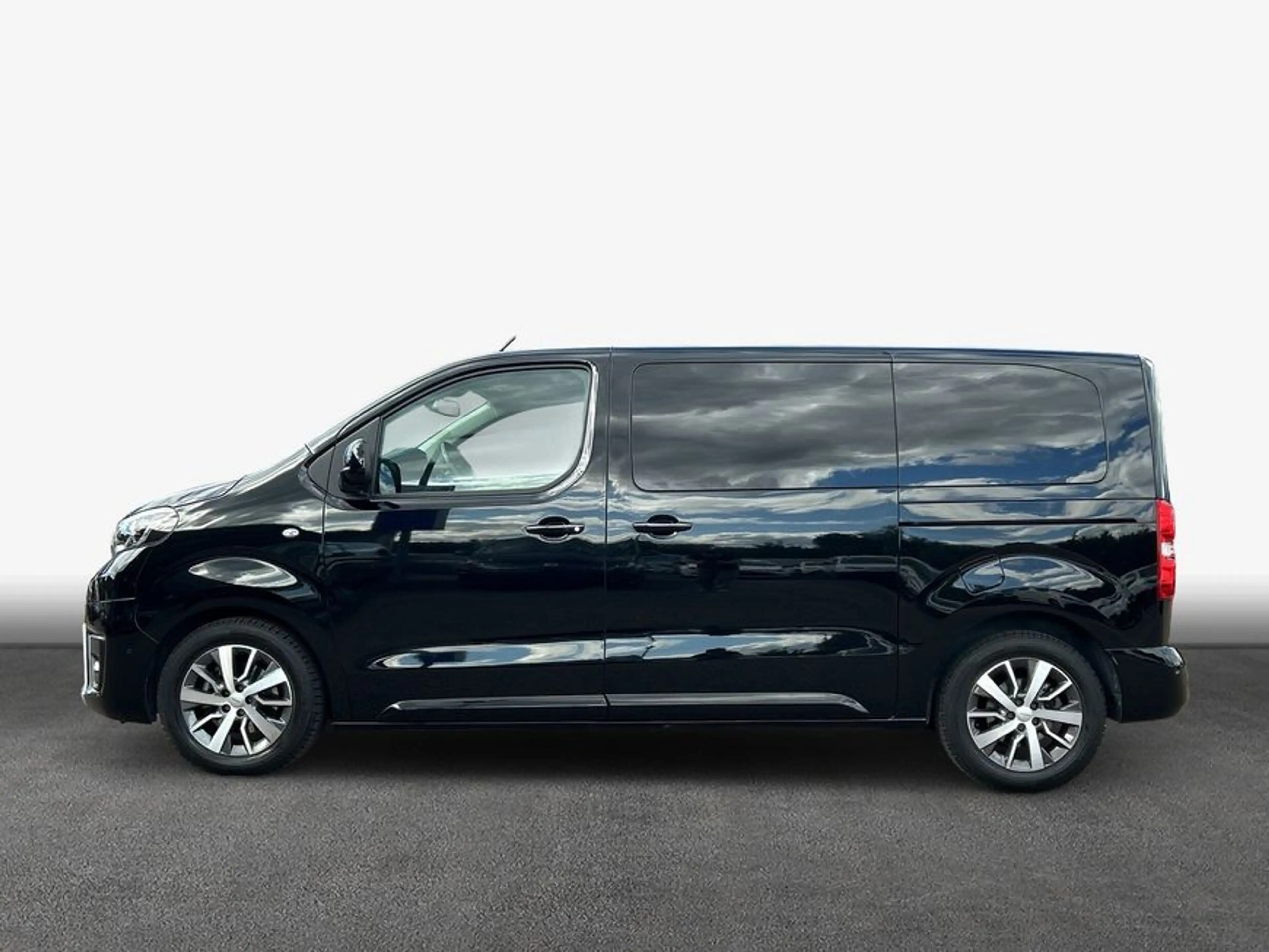 Toyota Proace Verso 2,0 D-4D (7-Si.) Executive — photo 4