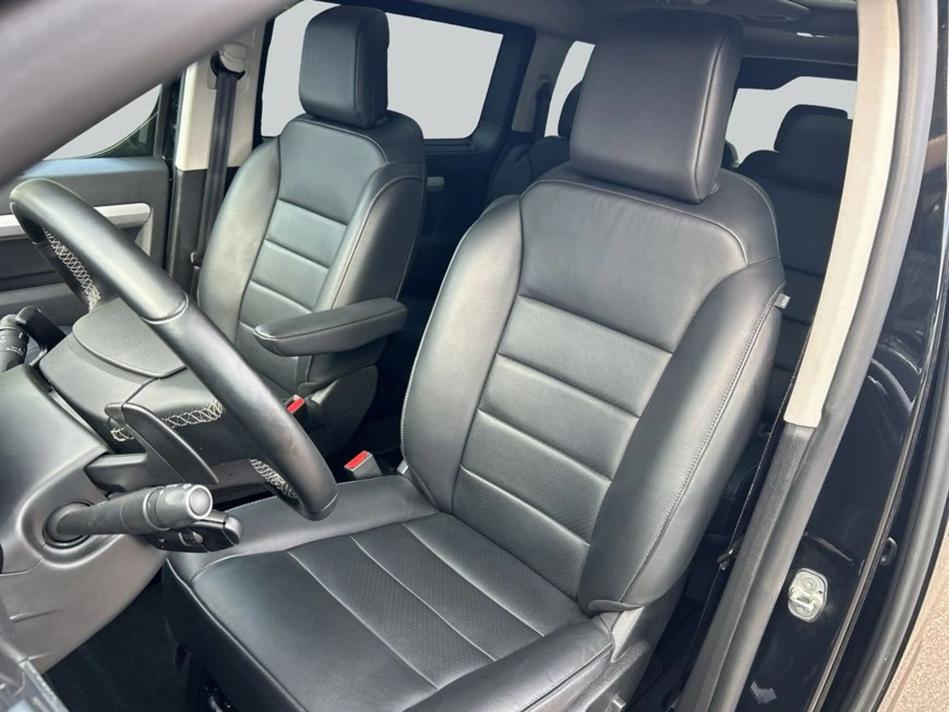 Toyota Proace Verso 2,0 D-4D (7-Si.) Executive — photo 10