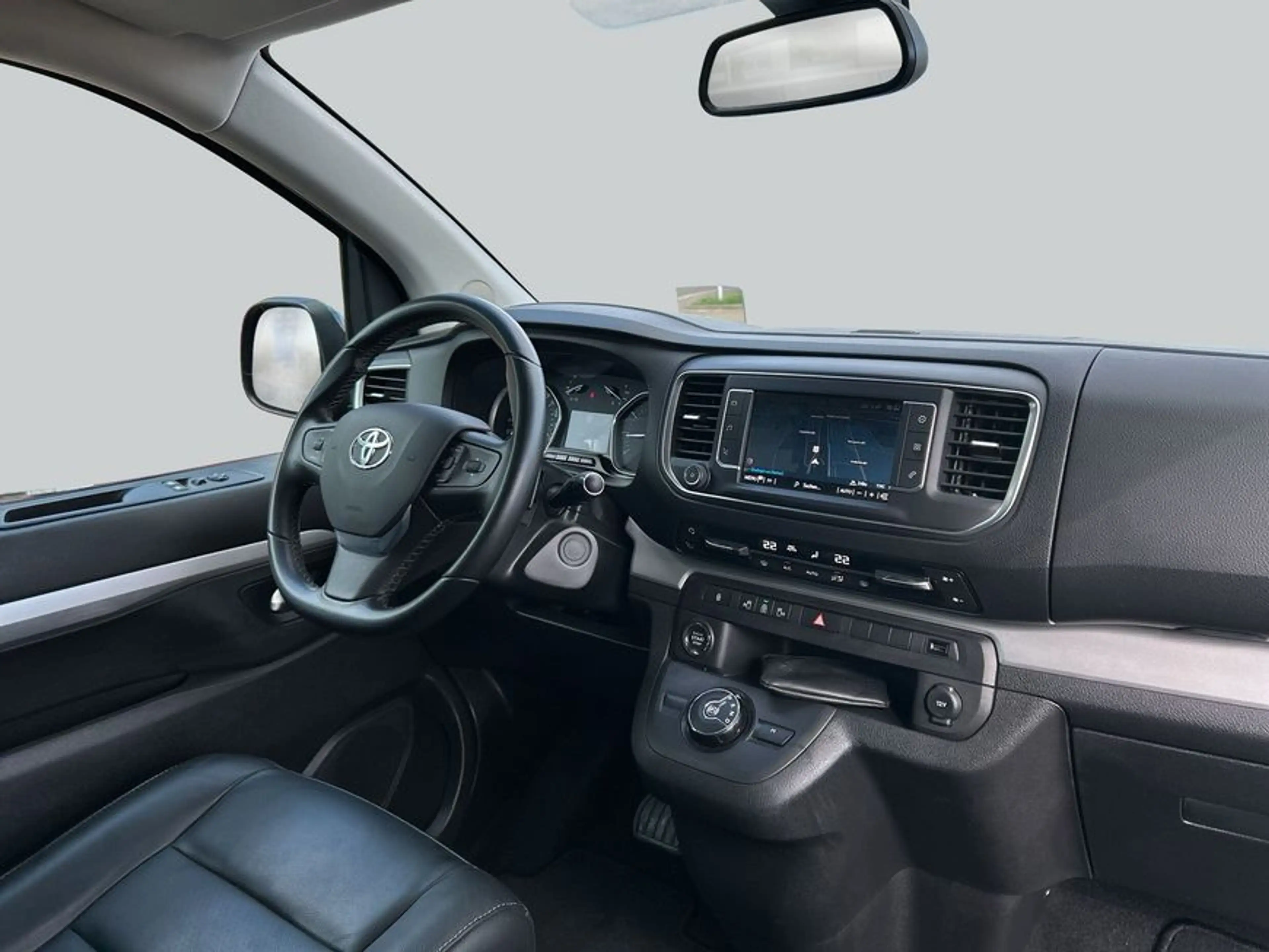 Toyota Proace Verso 2,0 D-4D (7-Si.) Executive — photo 15