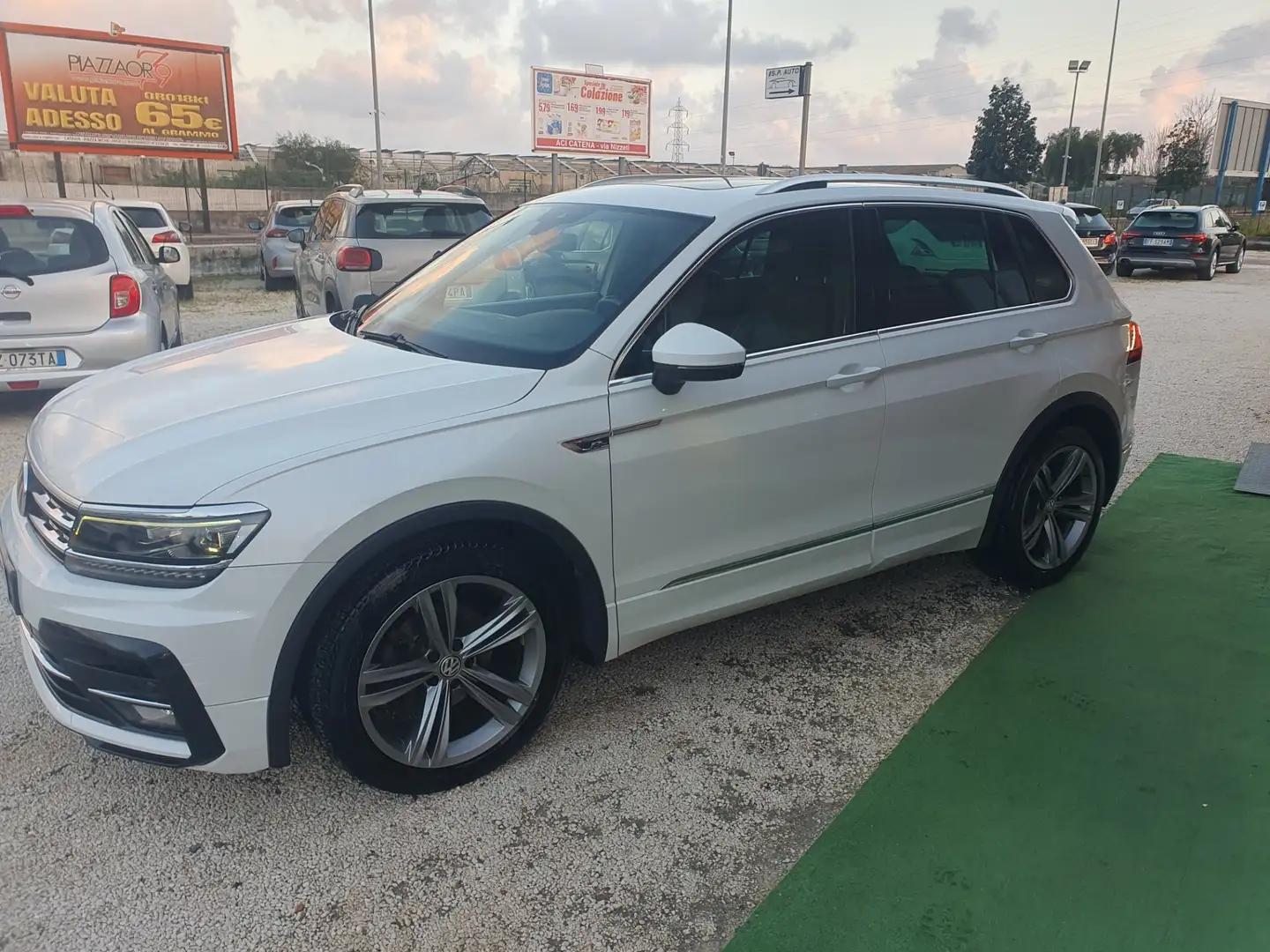 Volkswagen Tiguan 2.0 TDI SCR 4MOTION Executive BlueMotion Technolog Bianco - 2