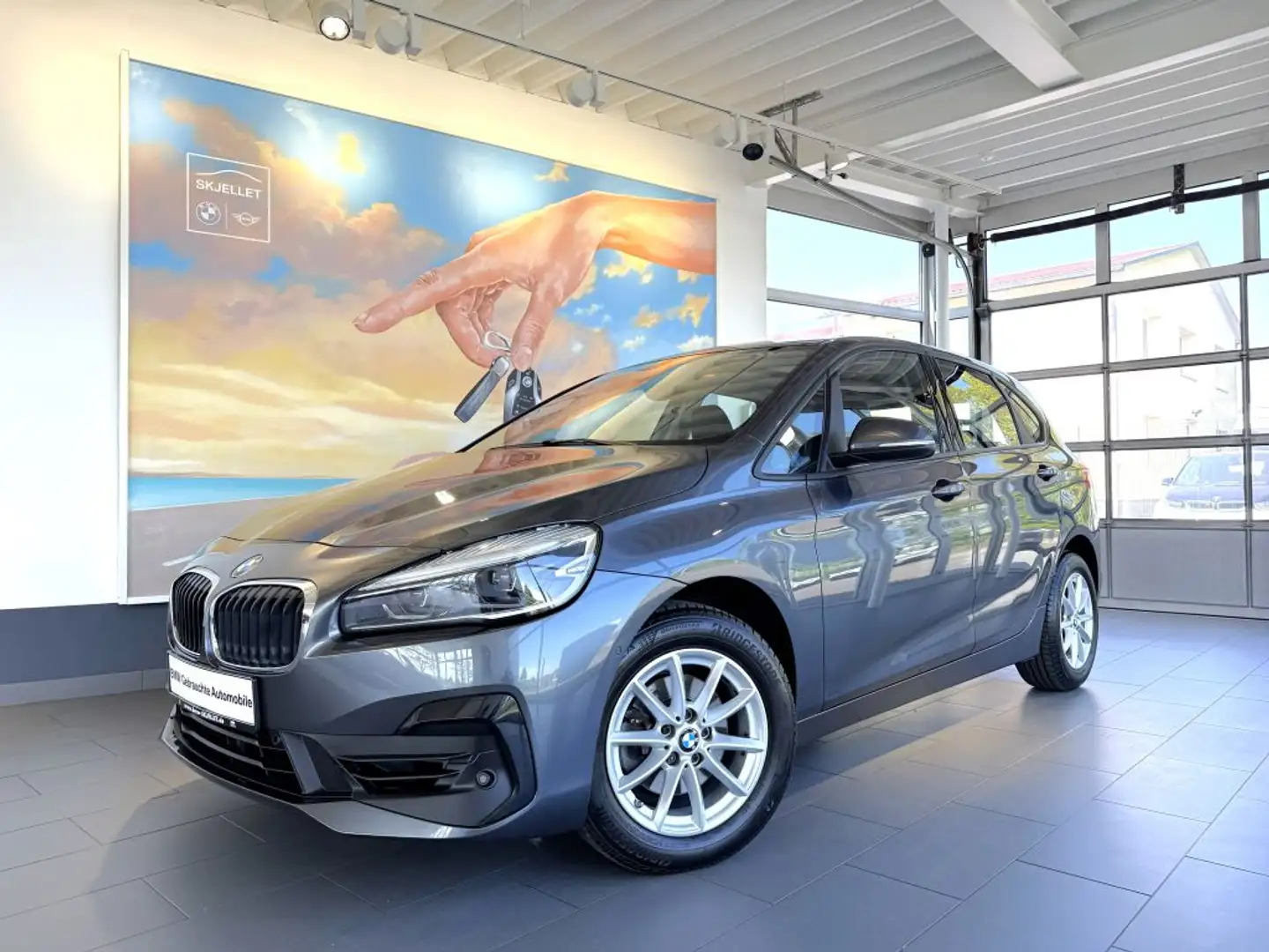 BMW 218 i Active Tourer Aut. PANO+KAM+LED+AHK+LKRD-HZ Сірий - 1