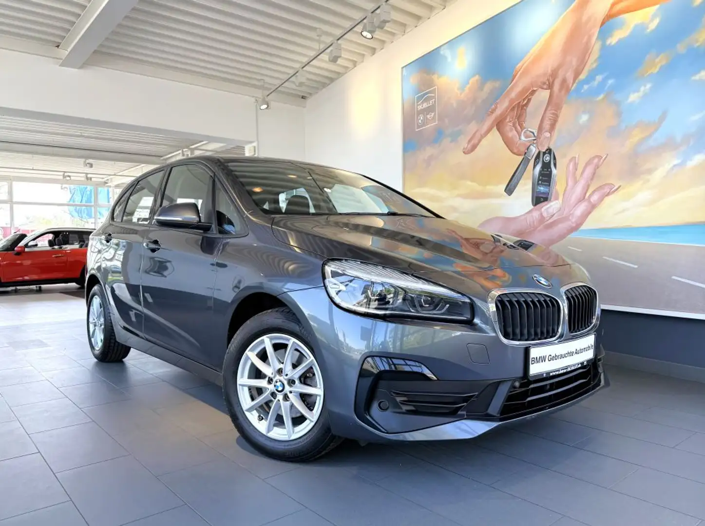 BMW 218 i Active Tourer Aut. PANO+KAM+LED+AHK+LKRD-HZ Grijs - 2