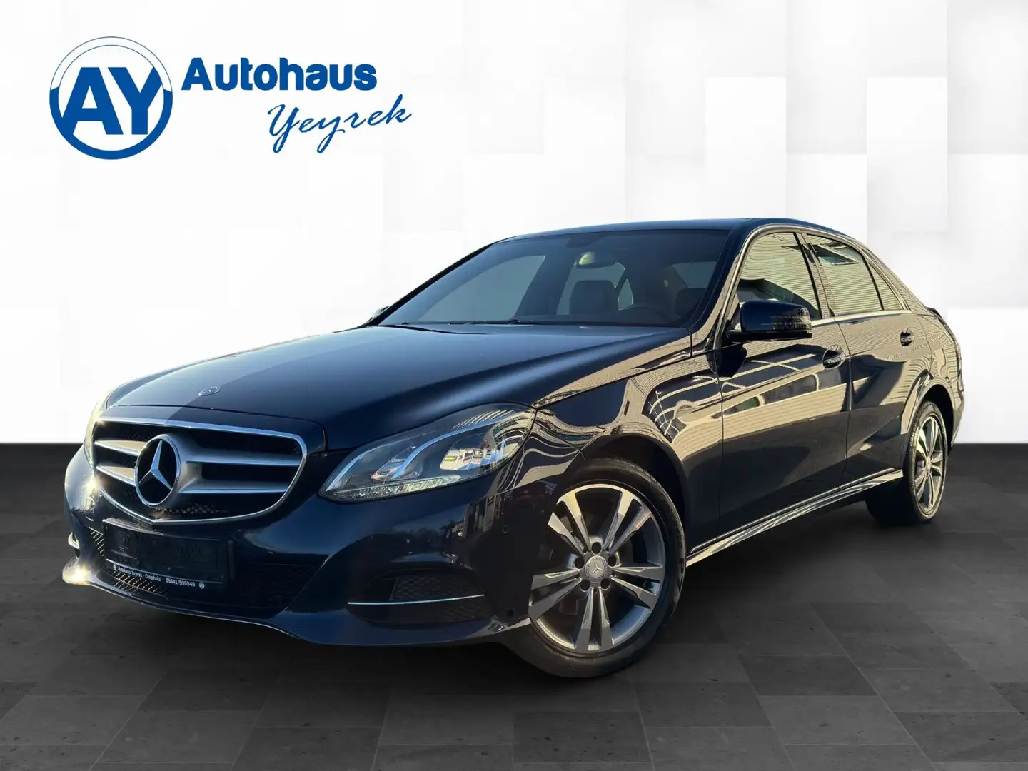 Mercedes-Benz E 220 CDI Lim. Avantgarde*NAV*SHZ*LED*Park-Assis Blau - 1