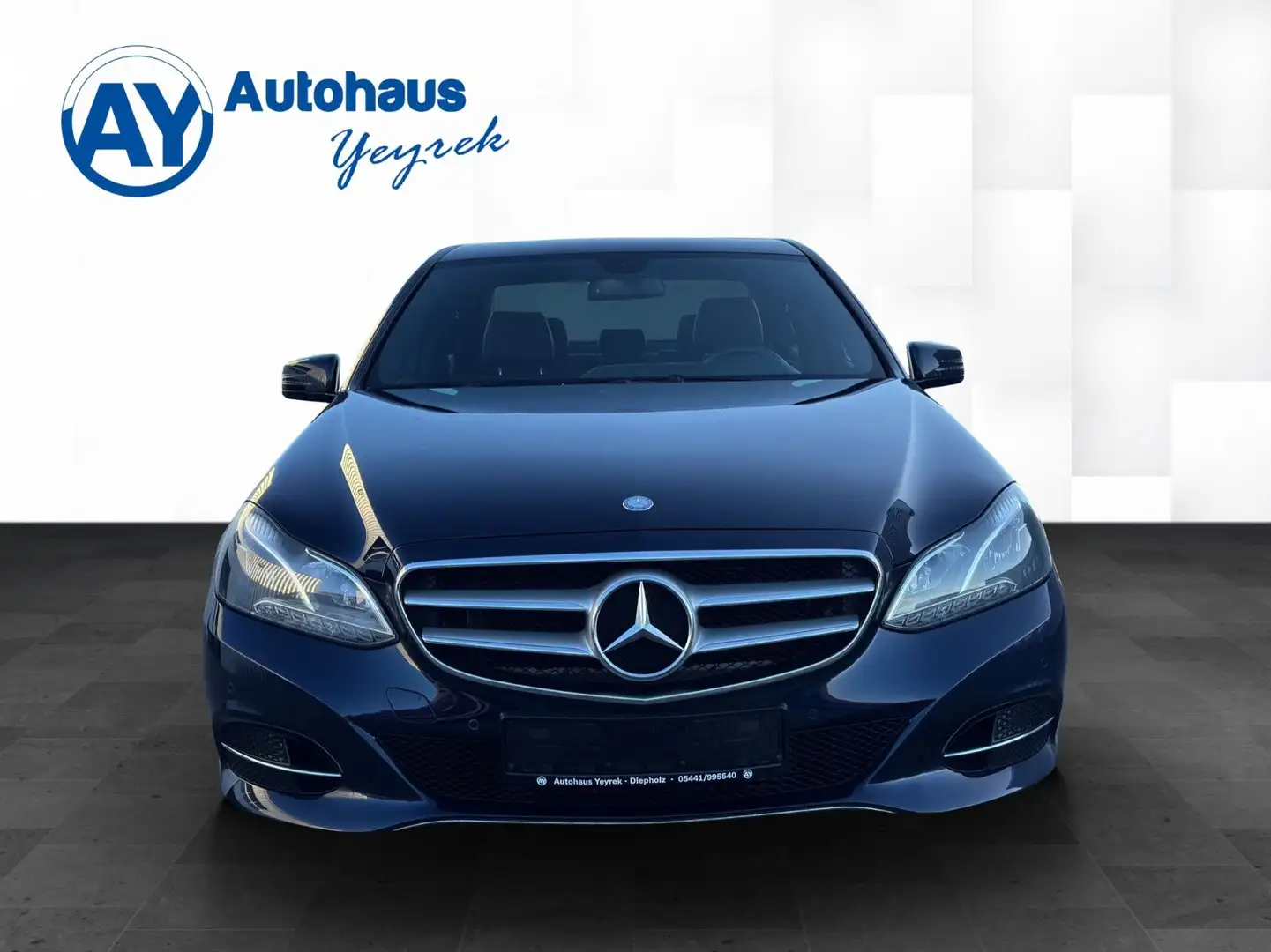 Mercedes-Benz E 220 CDI Lim. Avantgarde*NAV*SHZ*LED*Park-Assis Blau - 2