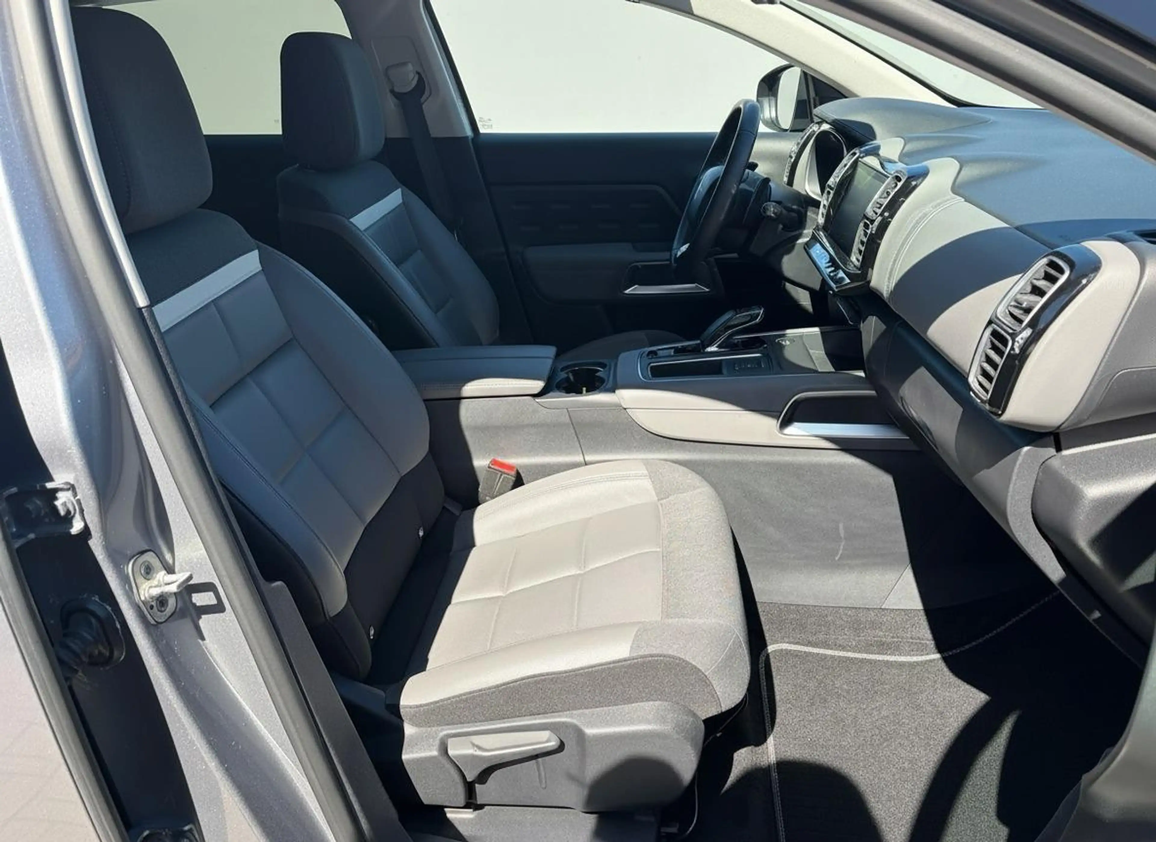 Citroen C5 Aircross 1.6 Plug-in Hybrid 225 Shine TREKHAAK - LEER - CAR — photo 13