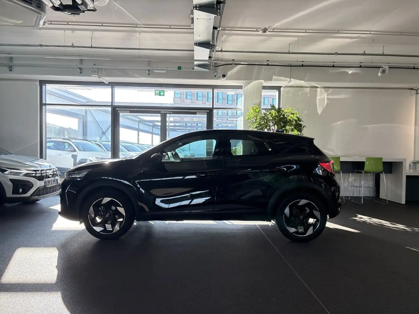 Renault Captur Ph2. Techno Mild Hybrid 160 Automatik Klima Navi Schwarz - 2