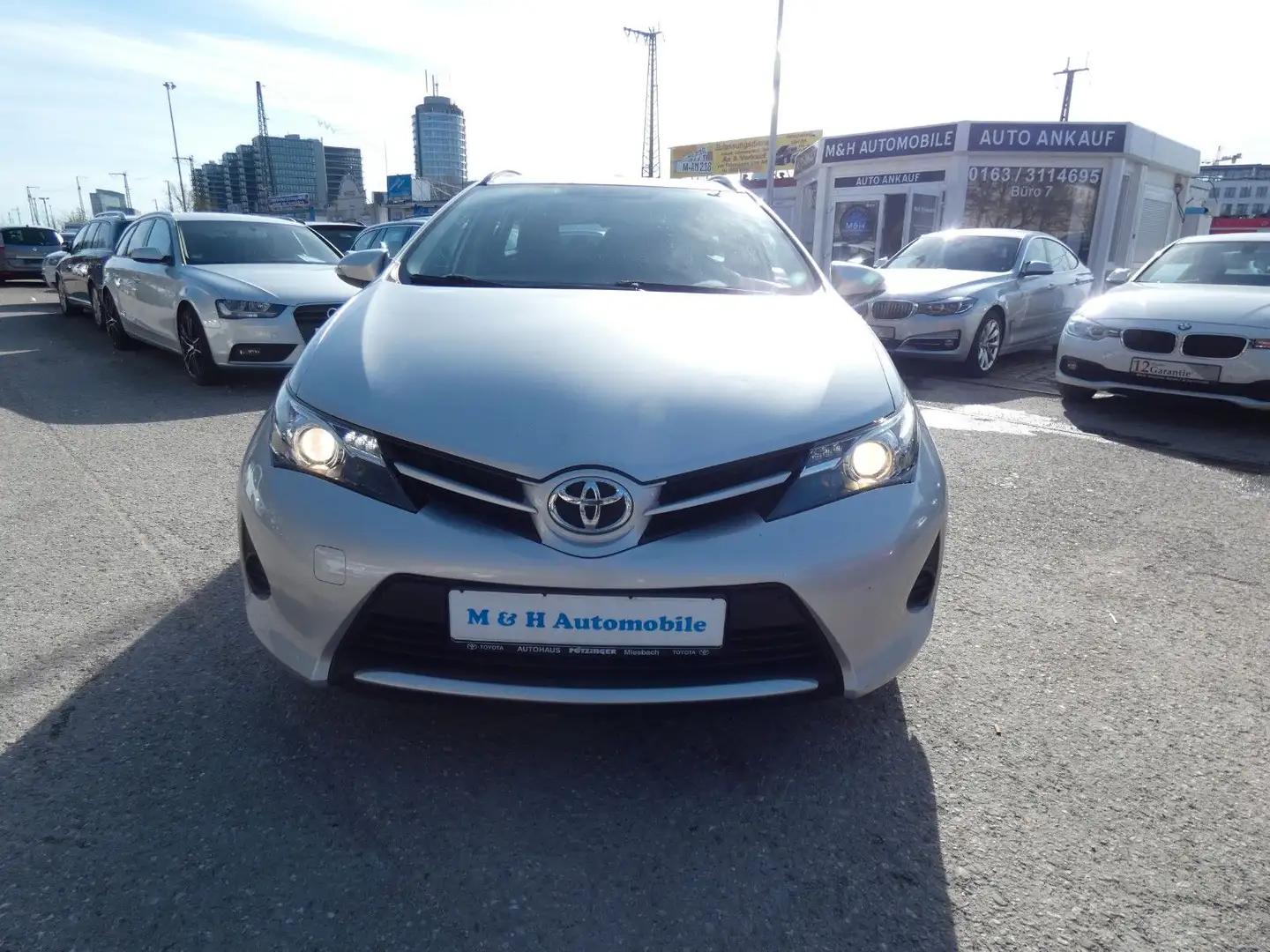 Toyota Auris Touring Sports*1,4*D  Cool Silber - 1