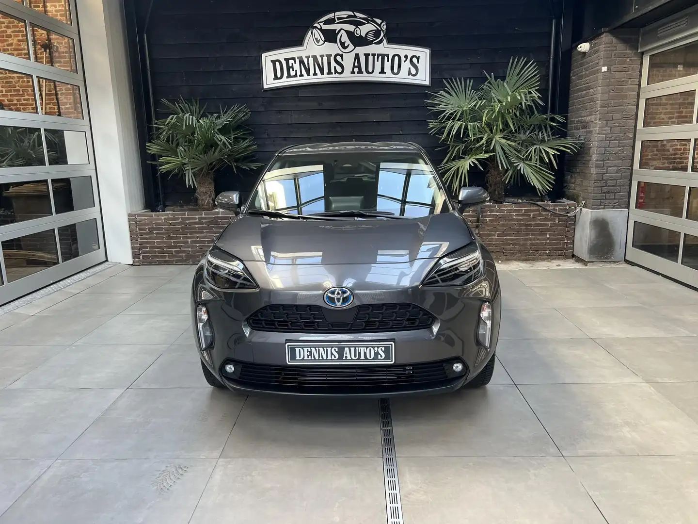 Toyota Yaris Cross 1.5 Hybrid Business Grau - 2