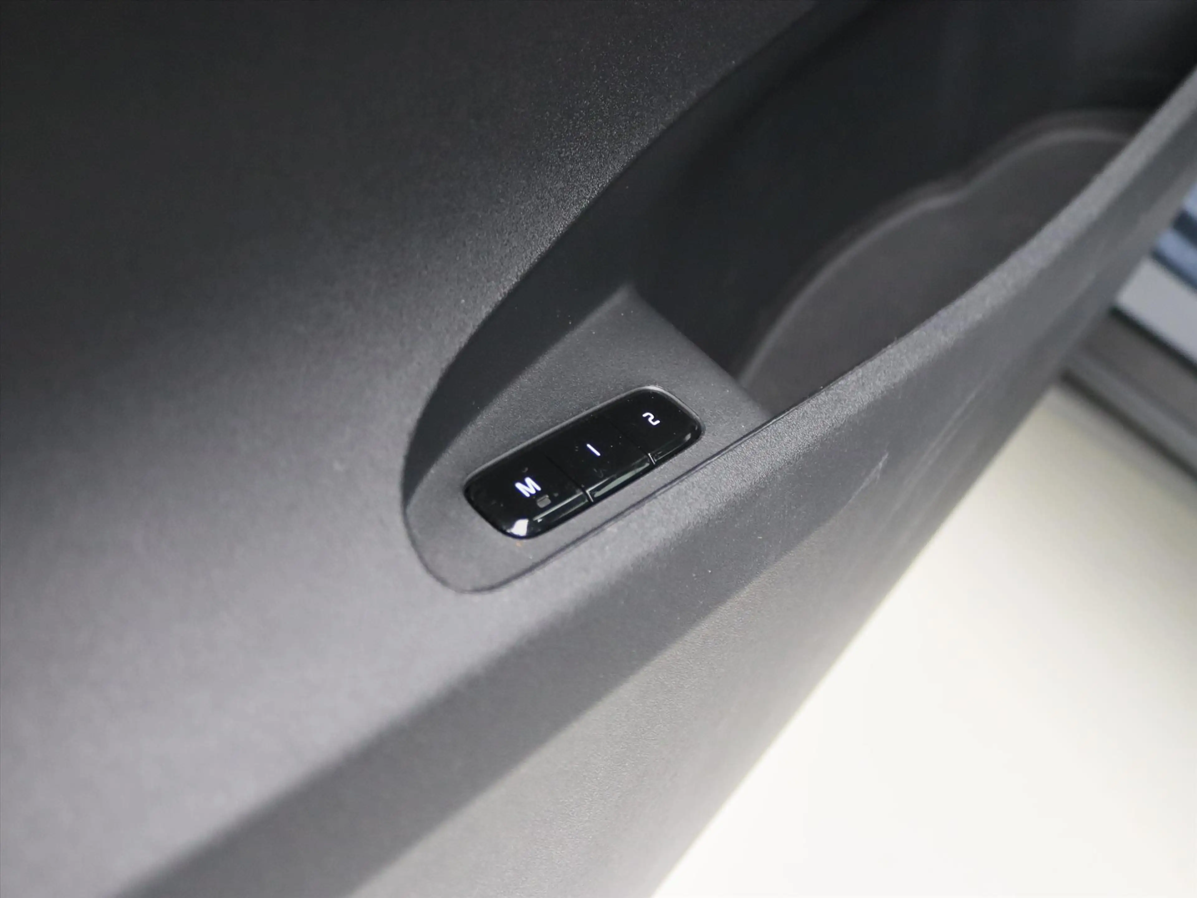 Polestar 2 170kW 231pk Long Range Single Motor 92% SoH [ WARM — photo 21