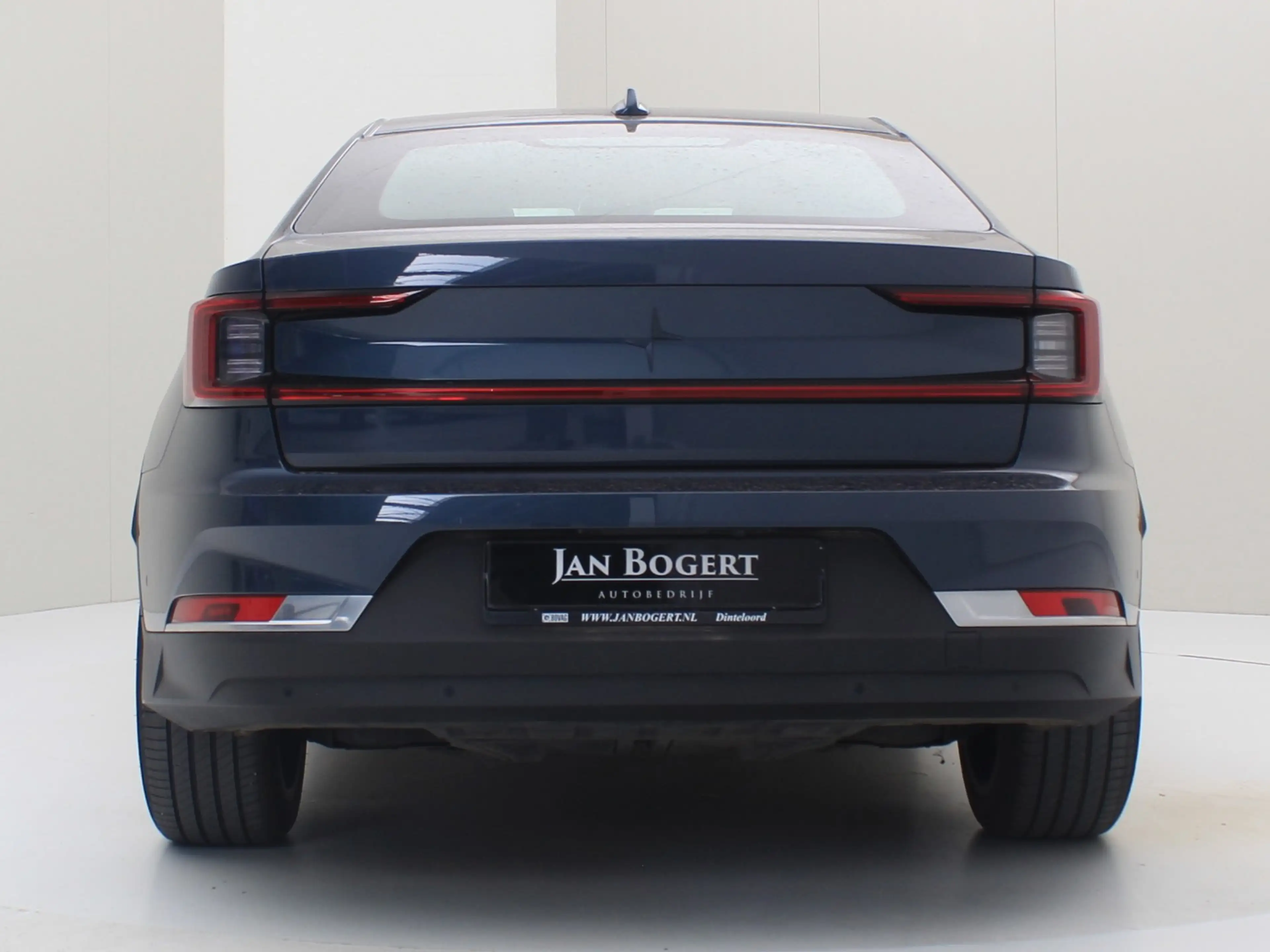 Polestar 2 170kW 231pk Long Range Single Motor 92% SoH [ WARM — photo 6