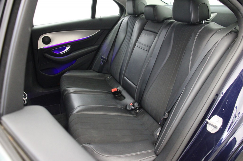 Mercedes-Benz E 350 Sedan e Lease Edition - Carplay, Camera, Half Leer — photo 12