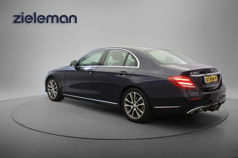 Mercedes-Benz E 350 Sedan e Lease Edition - Carplay, Camera, Half Leer — photo 3