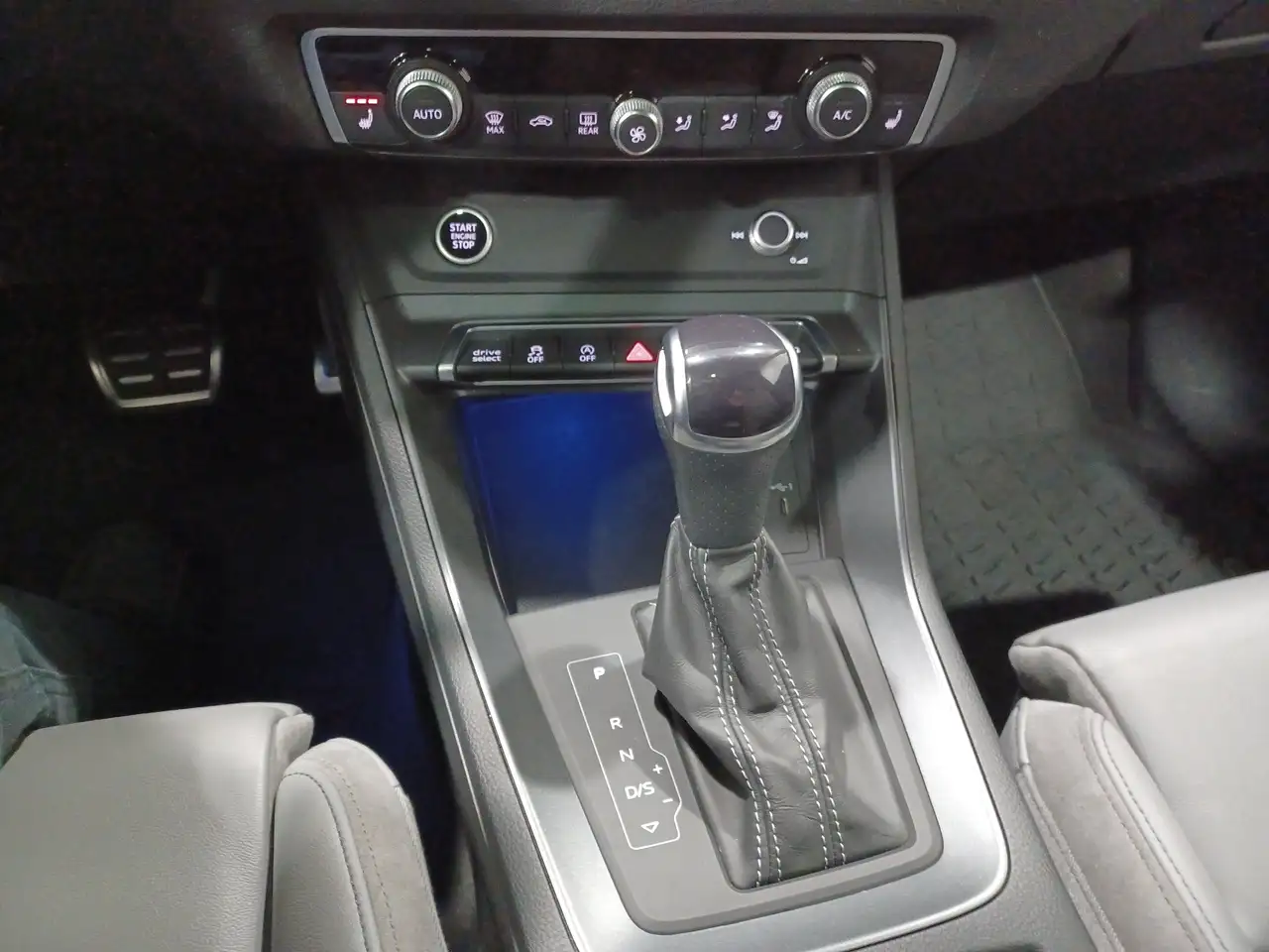 Audi Q3 снимка Audi Q3