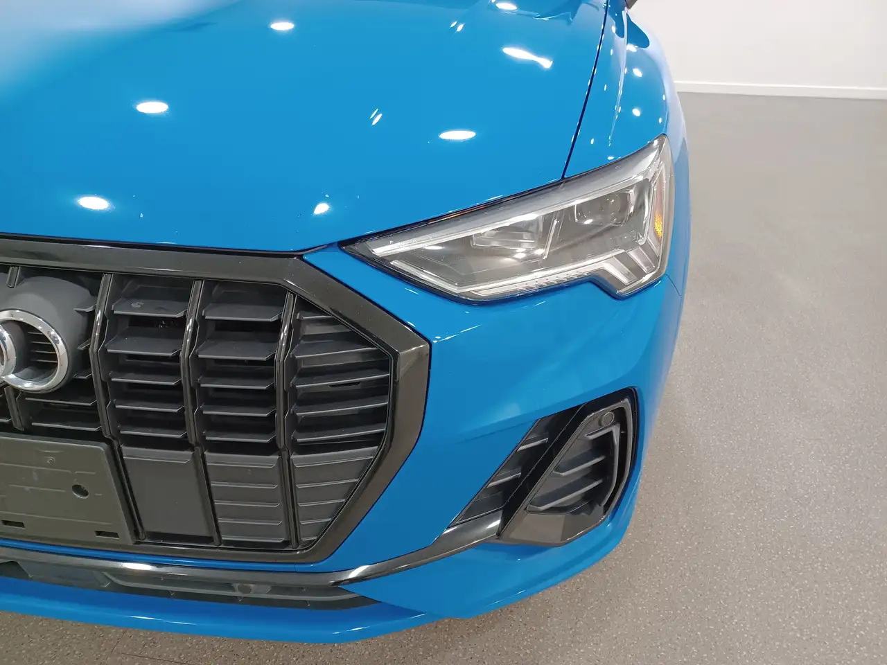 Audi Q3 снимка Audi Q3