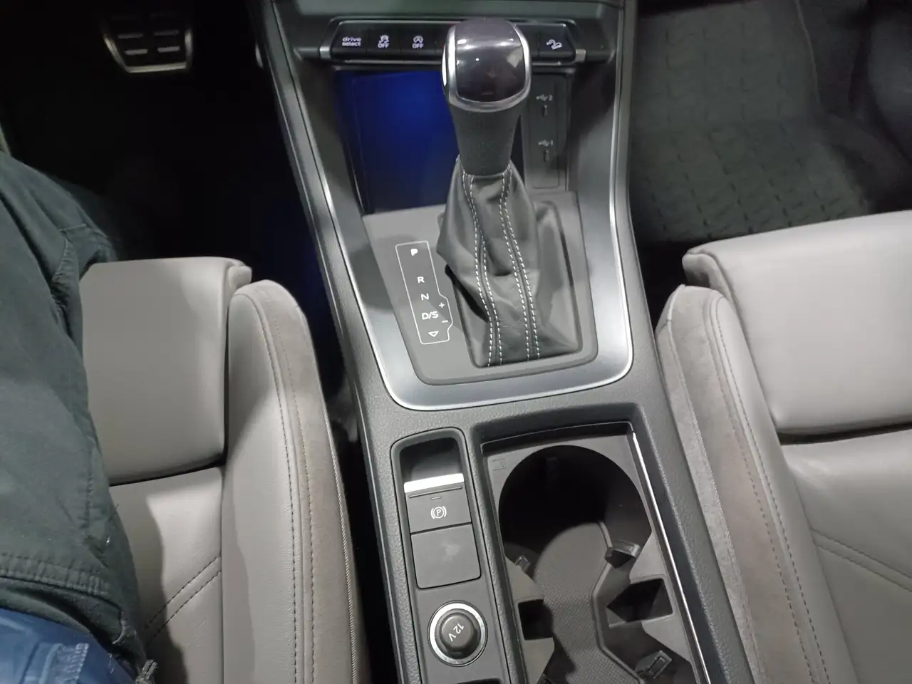 Audi Q3 снимка Audi Q3