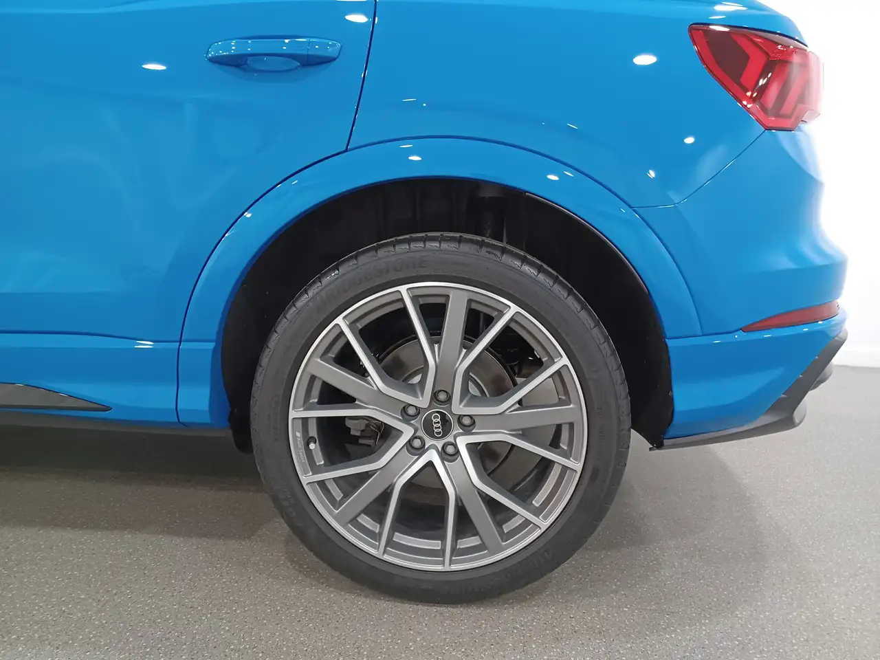 Audi Q3 снимка Audi Q3