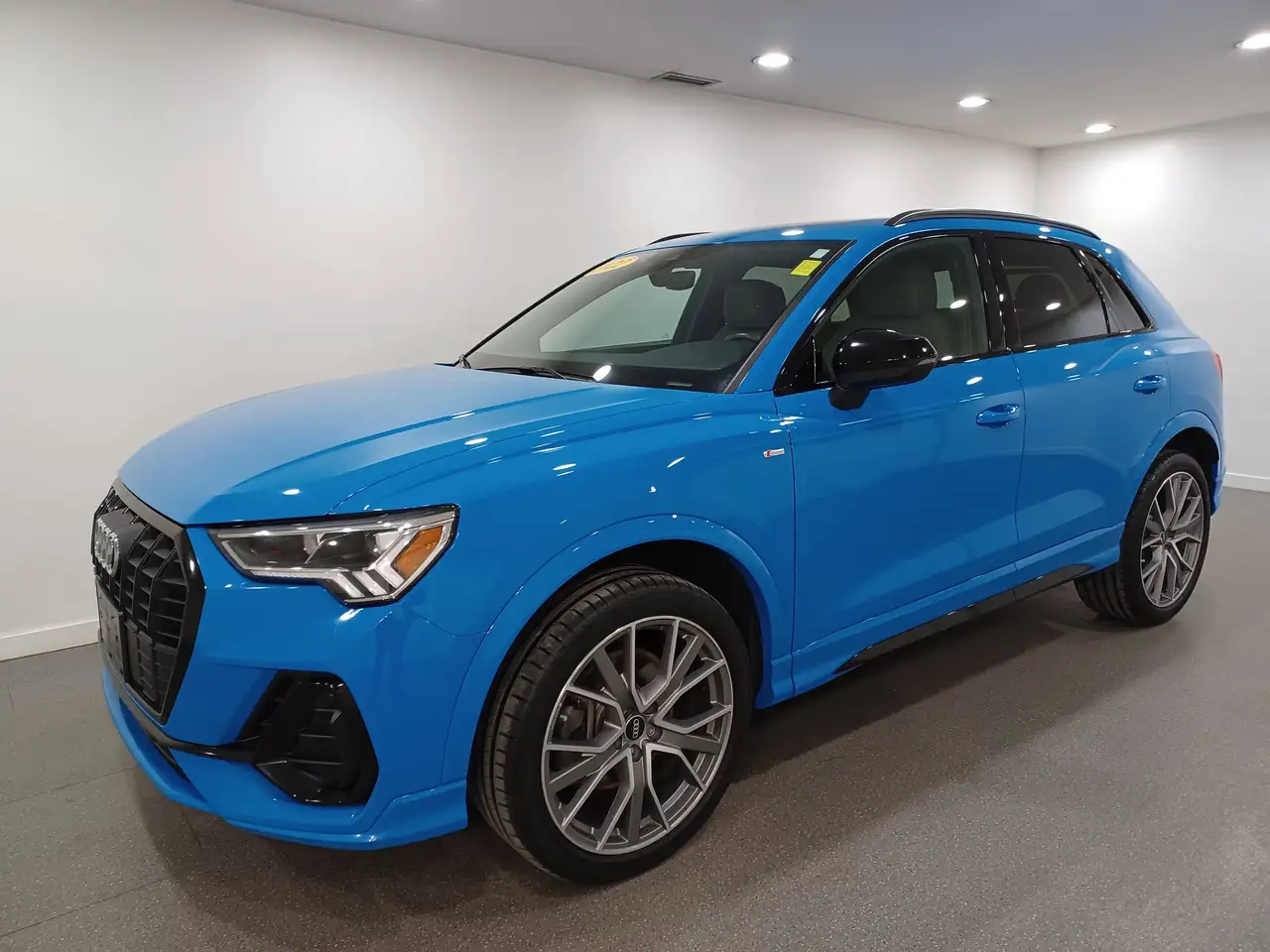 Audi Q3 снимка Audi Q3