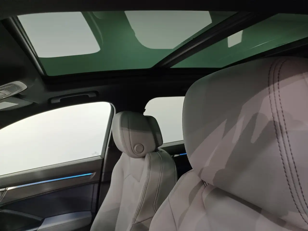 Audi Q3 снимка Audi Q3