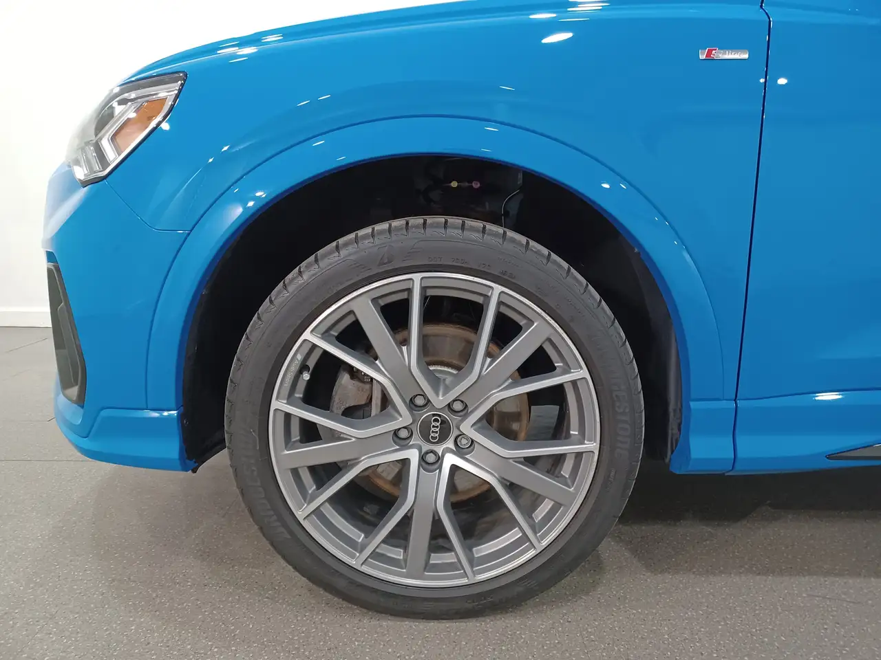 Audi Q3 снимка Audi Q3