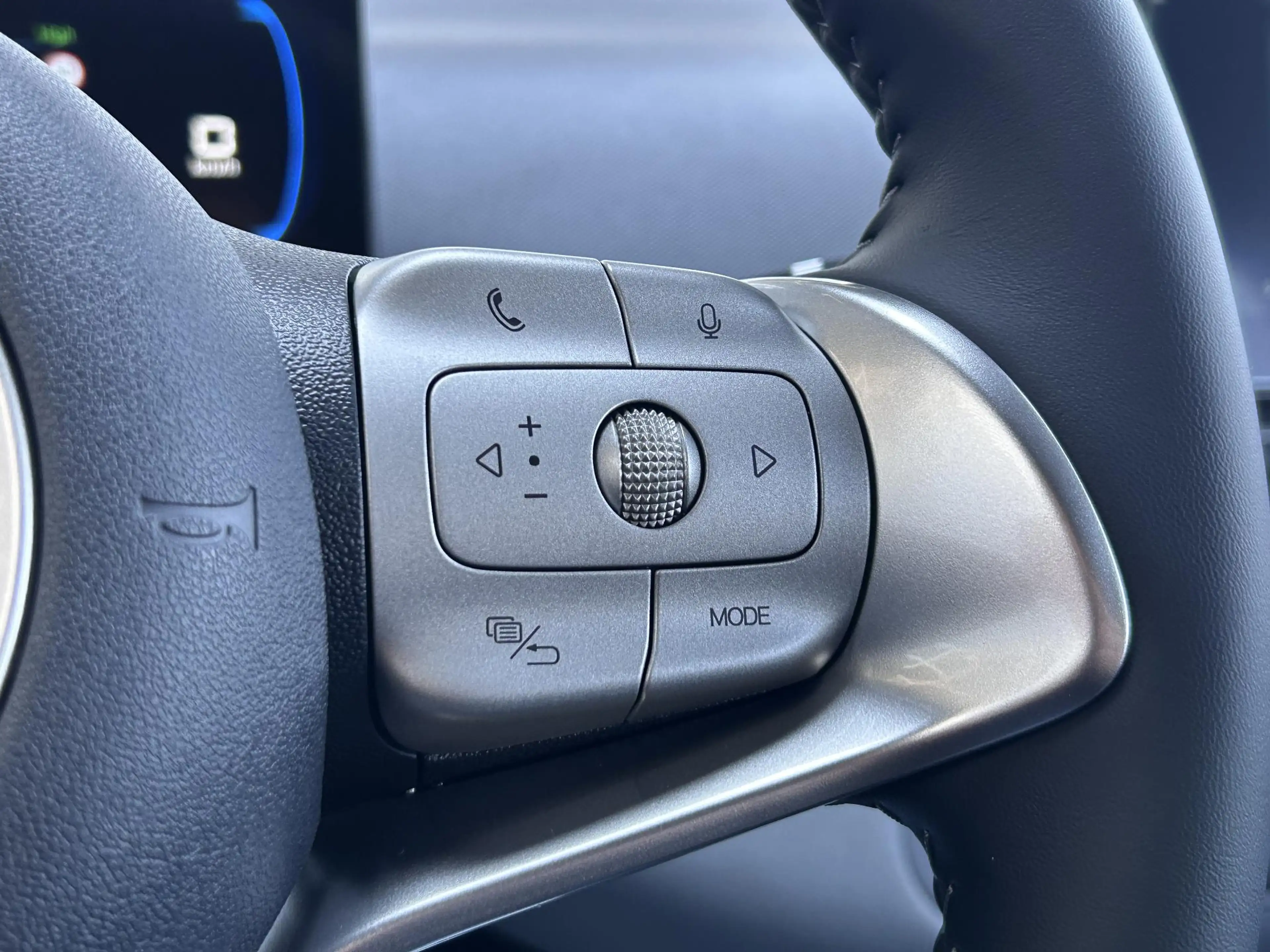 BYD Dolphin Surf Comfort 43 kWh — photo 11