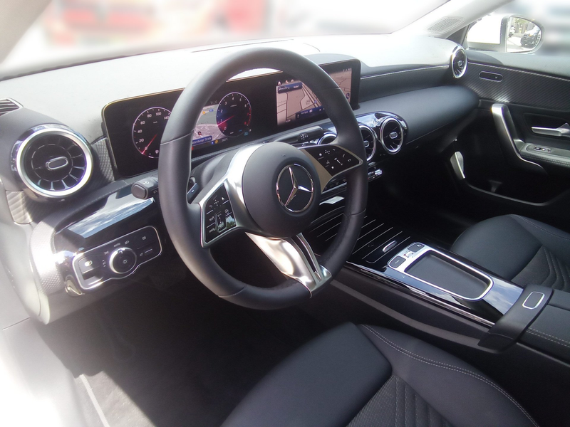 Mercedes-Benz A 180 Progressive LED — photo 10