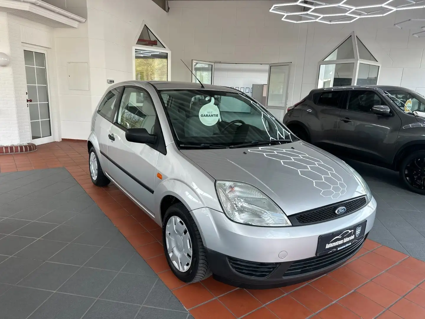 Ford Fiesta Ambiente * 2. Hand / TOP / Garantie * Ezüst - 2