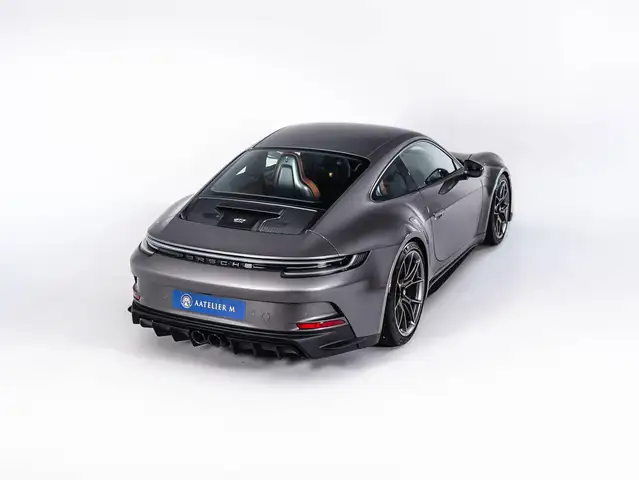 Porsche 911 view 6